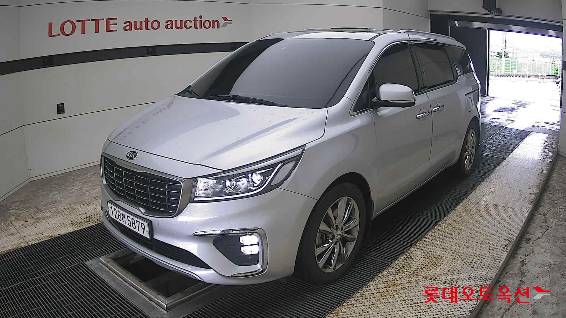 2020 - kia carnival