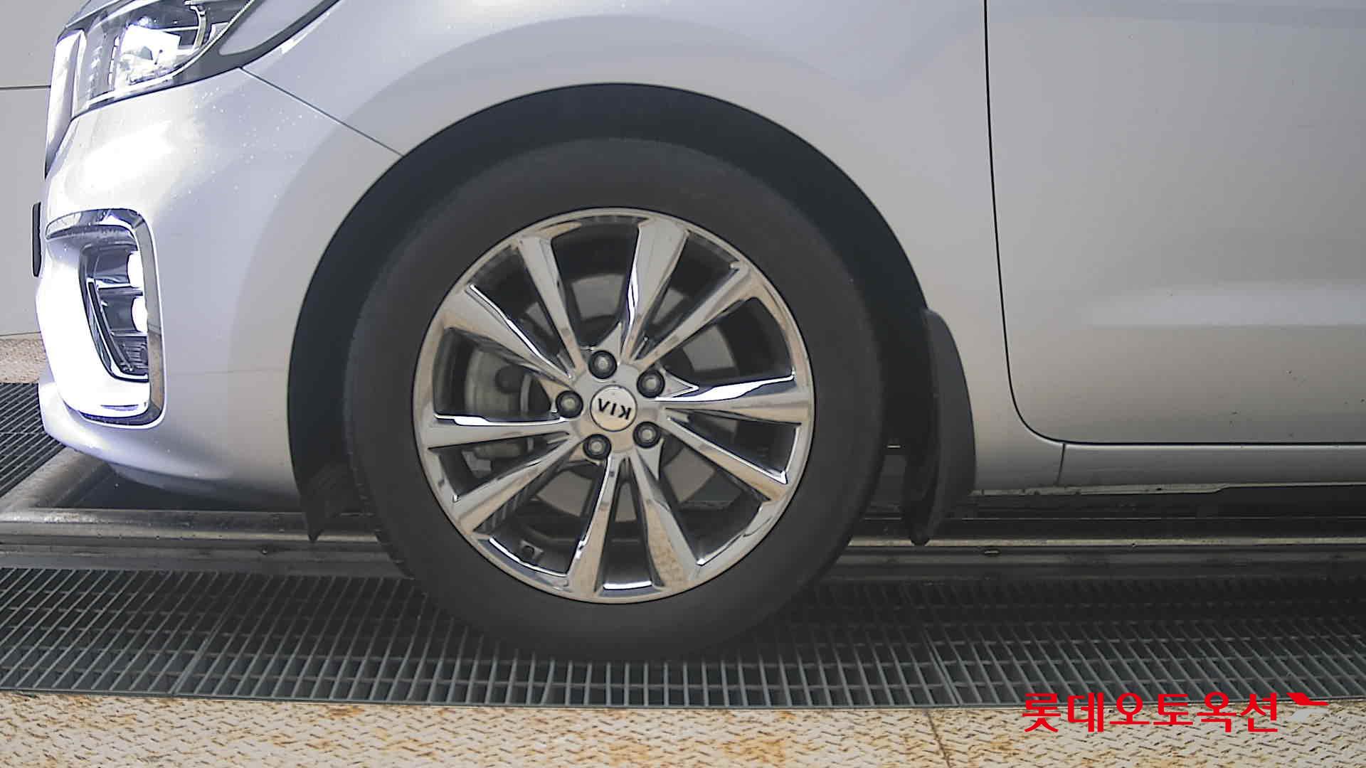 2020 - kia carnival