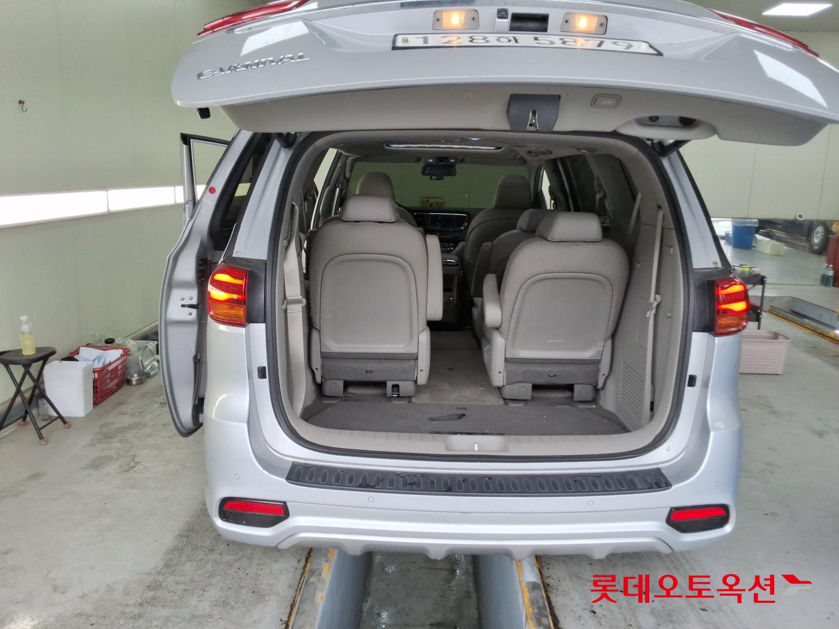 2020 - kia carnival