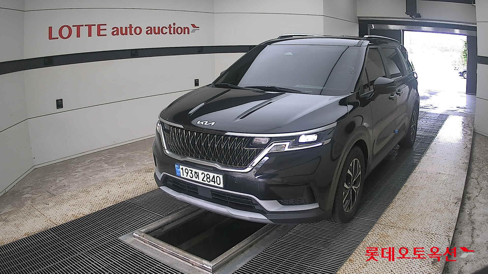 2023 - kia carnival