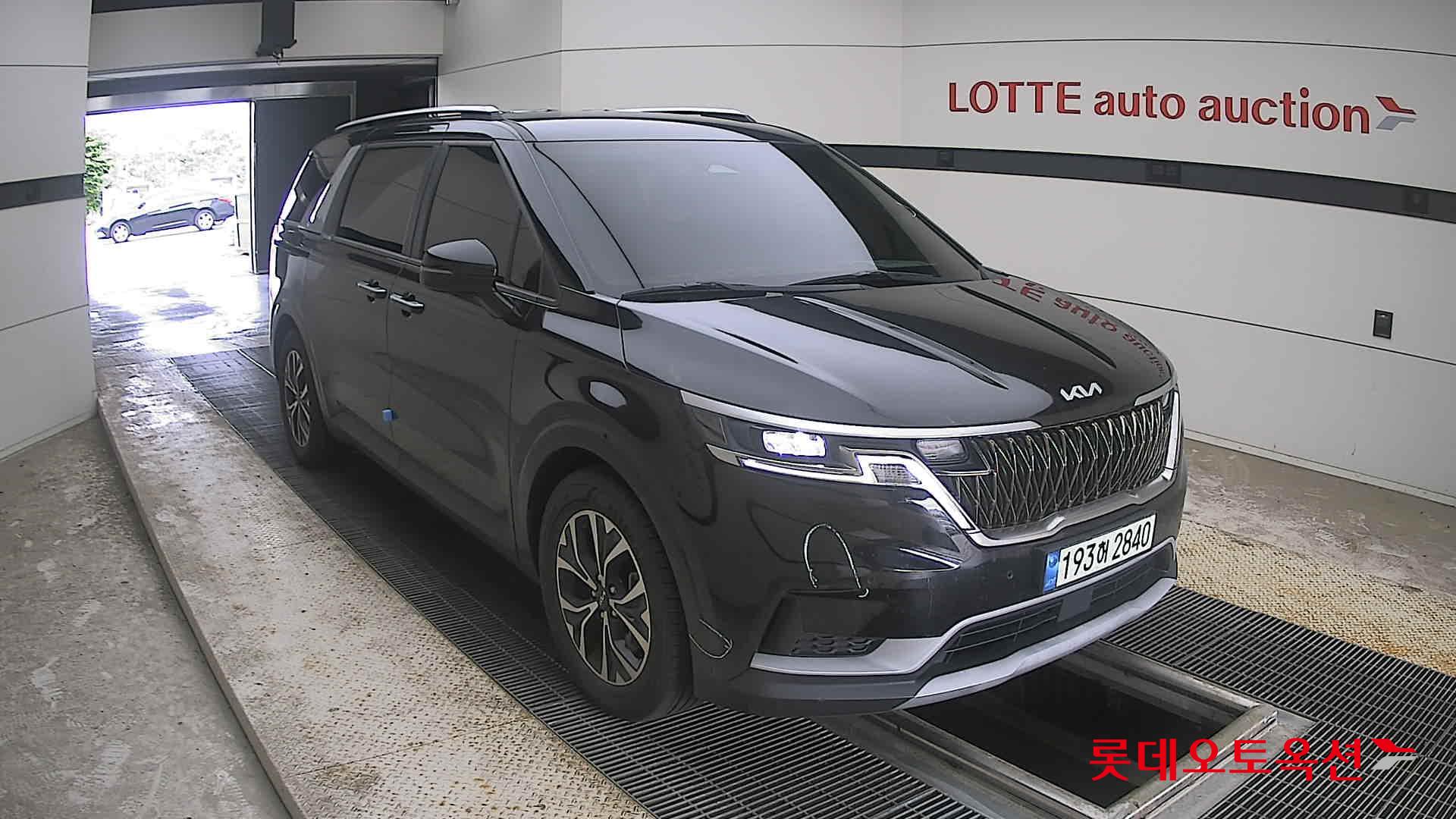 2023 - kia carnival