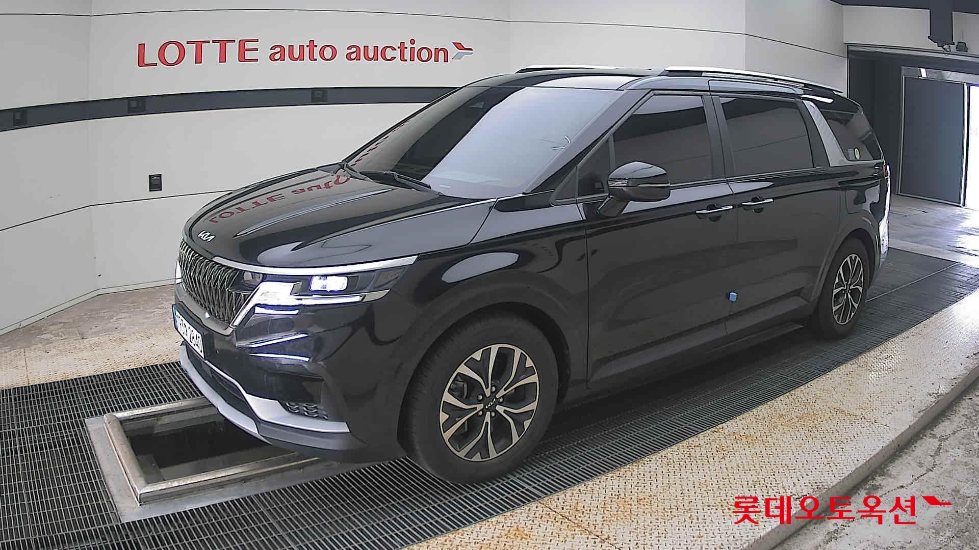 2023 - kia carnival