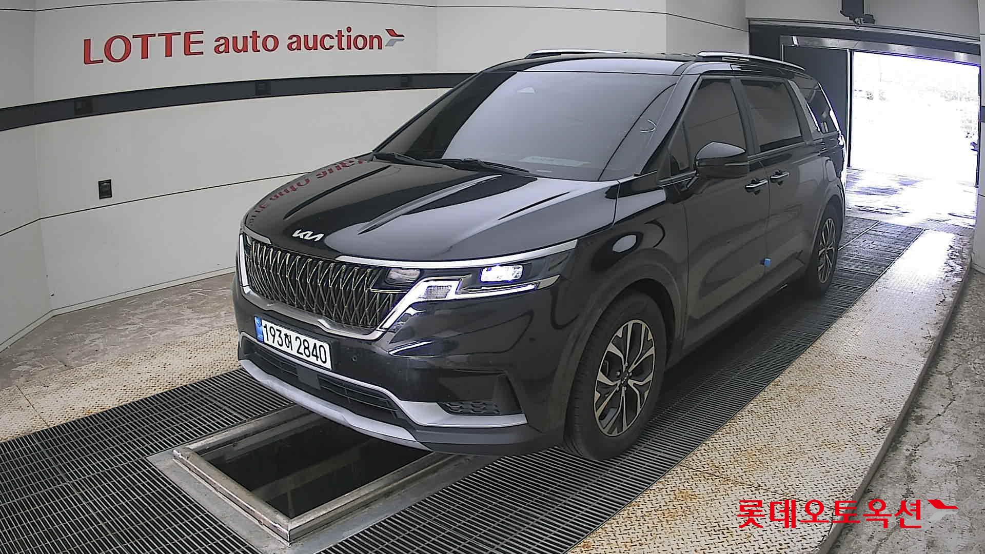 2023 - kia carnival