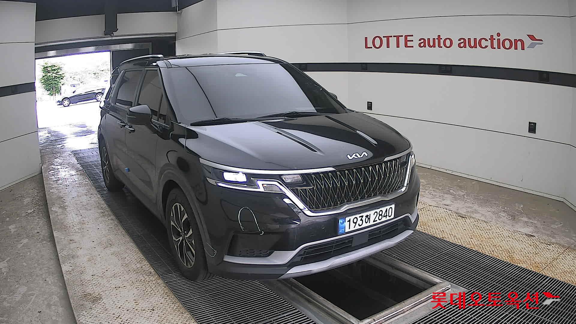 2023 - kia carnival