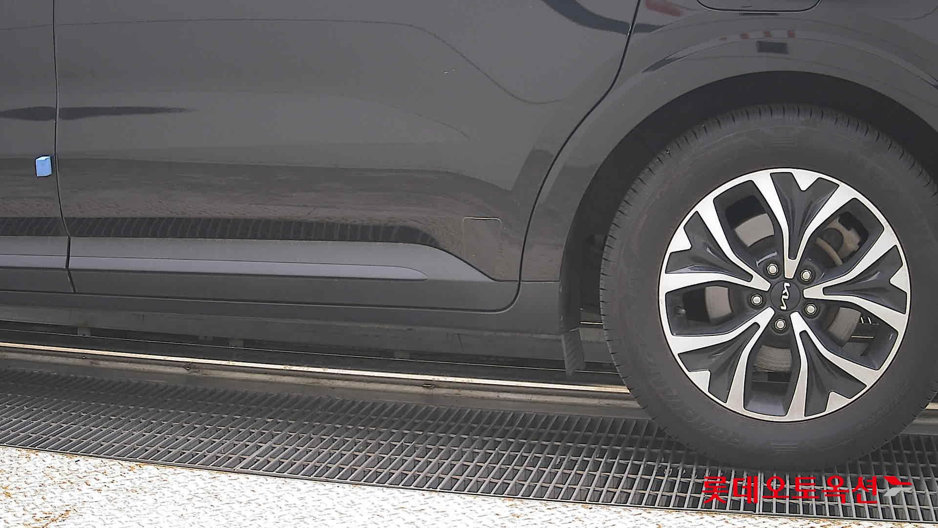 2023 - kia carnival