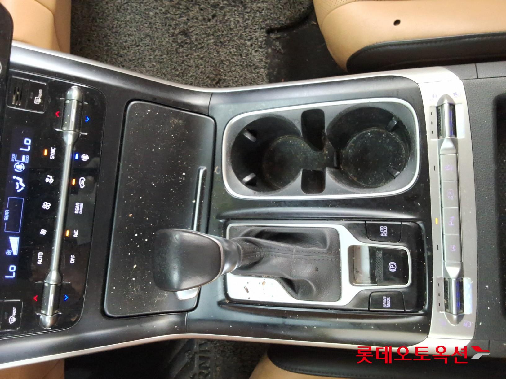 2023 - kia carnival