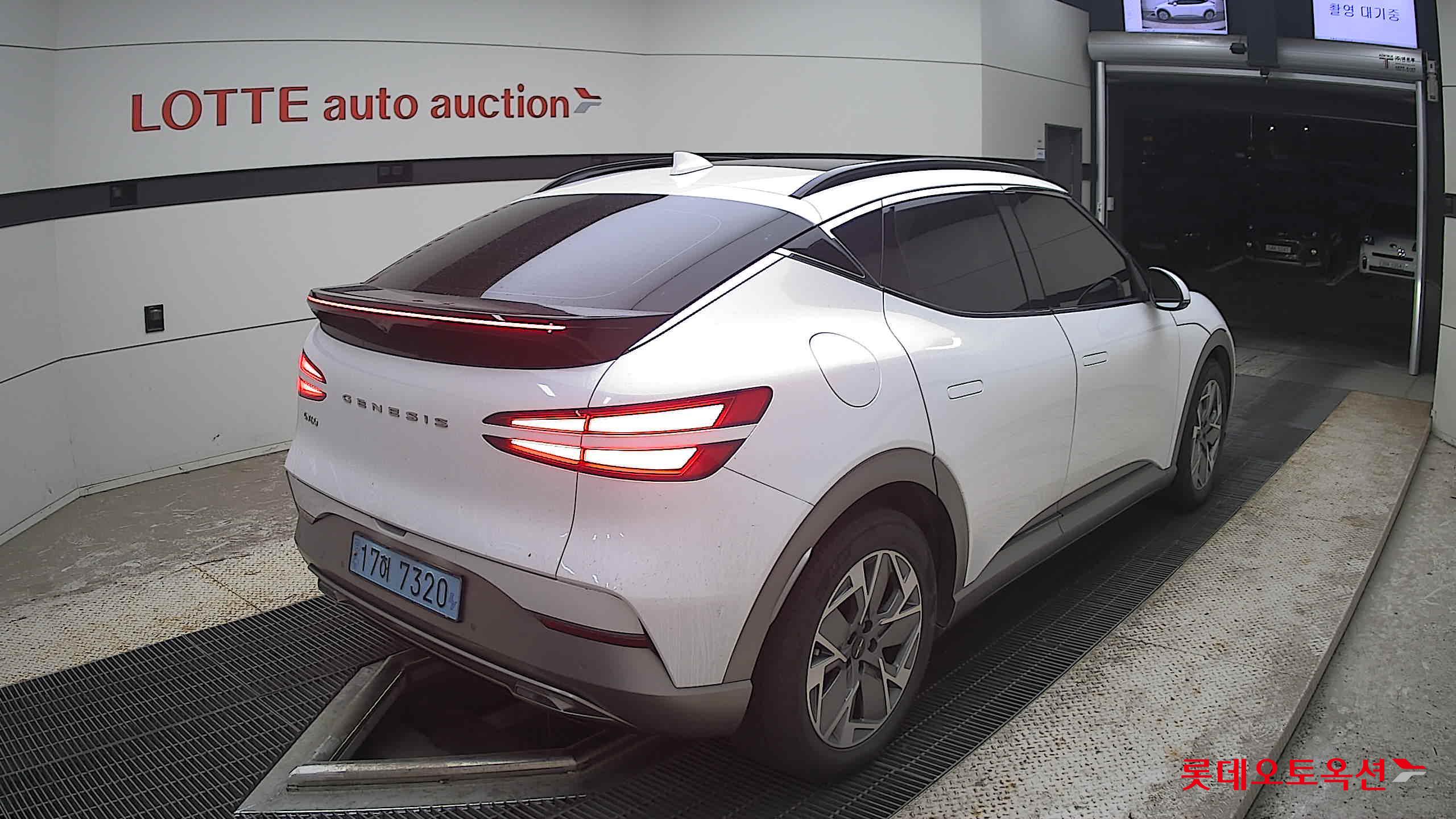 2022 - genesis gv60