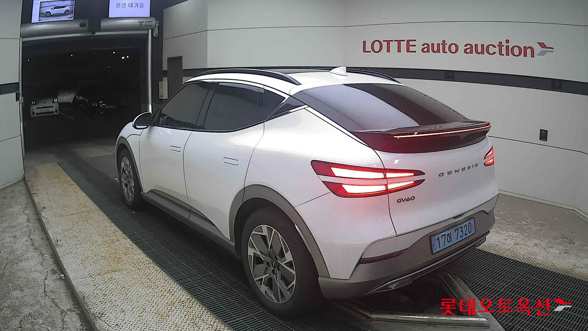 2022 - genesis gv60