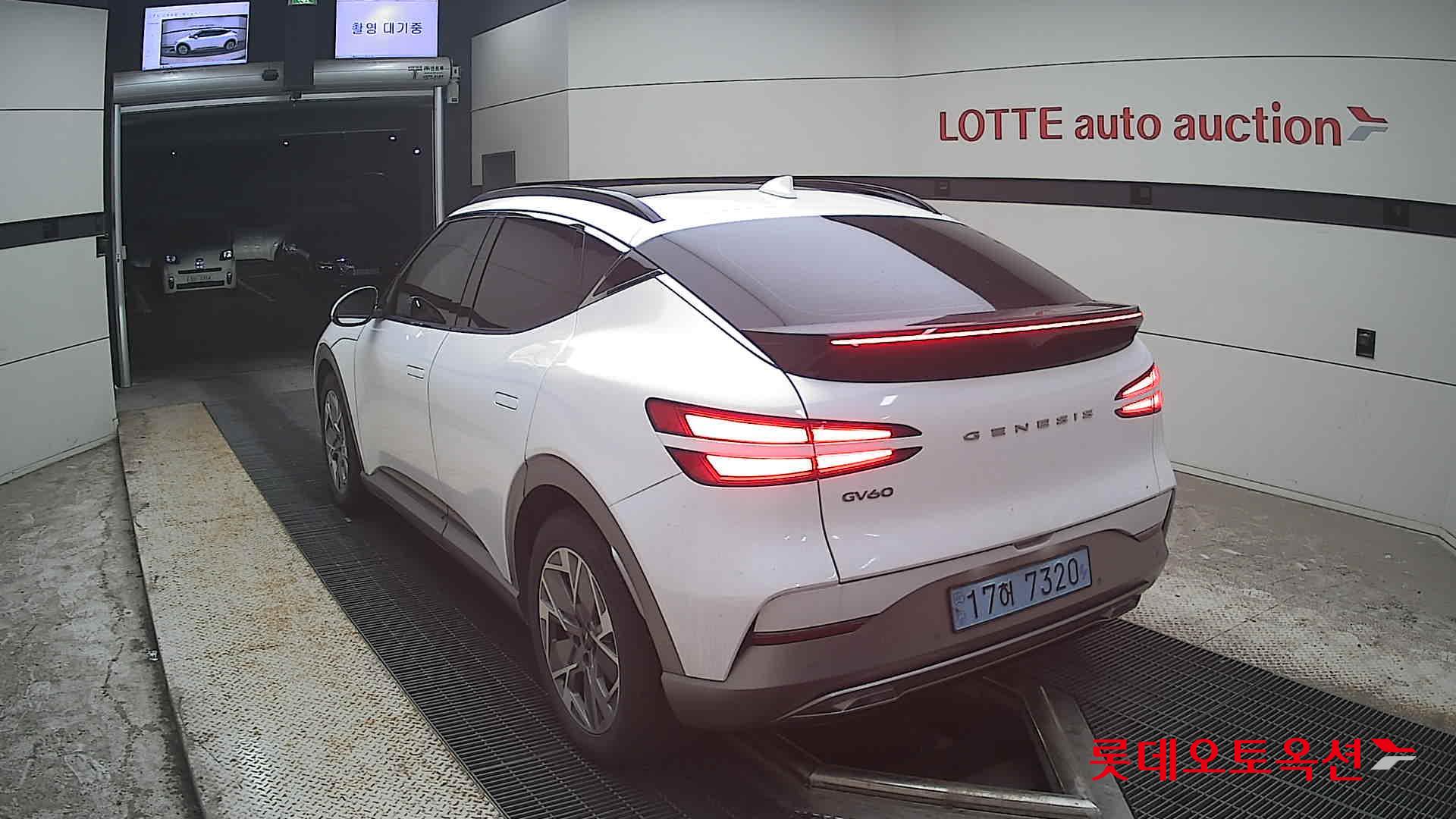 2022 - genesis gv60