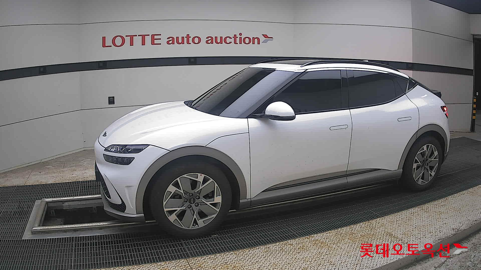 2022 - genesis gv60