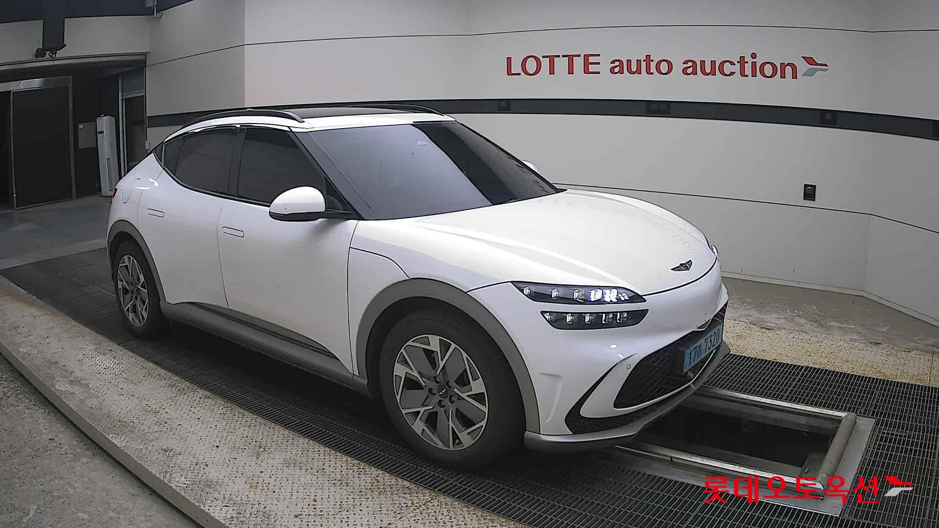 2022 - genesis gv60