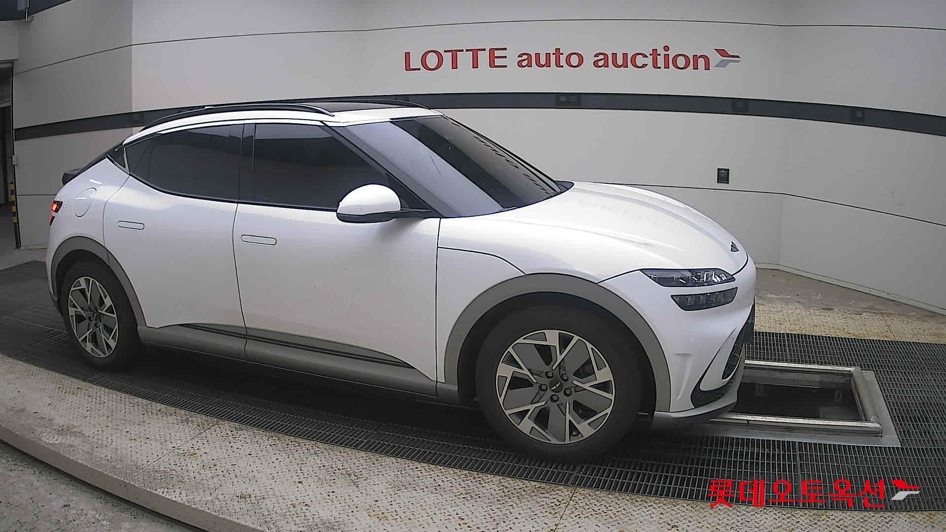 2022 - genesis gv60