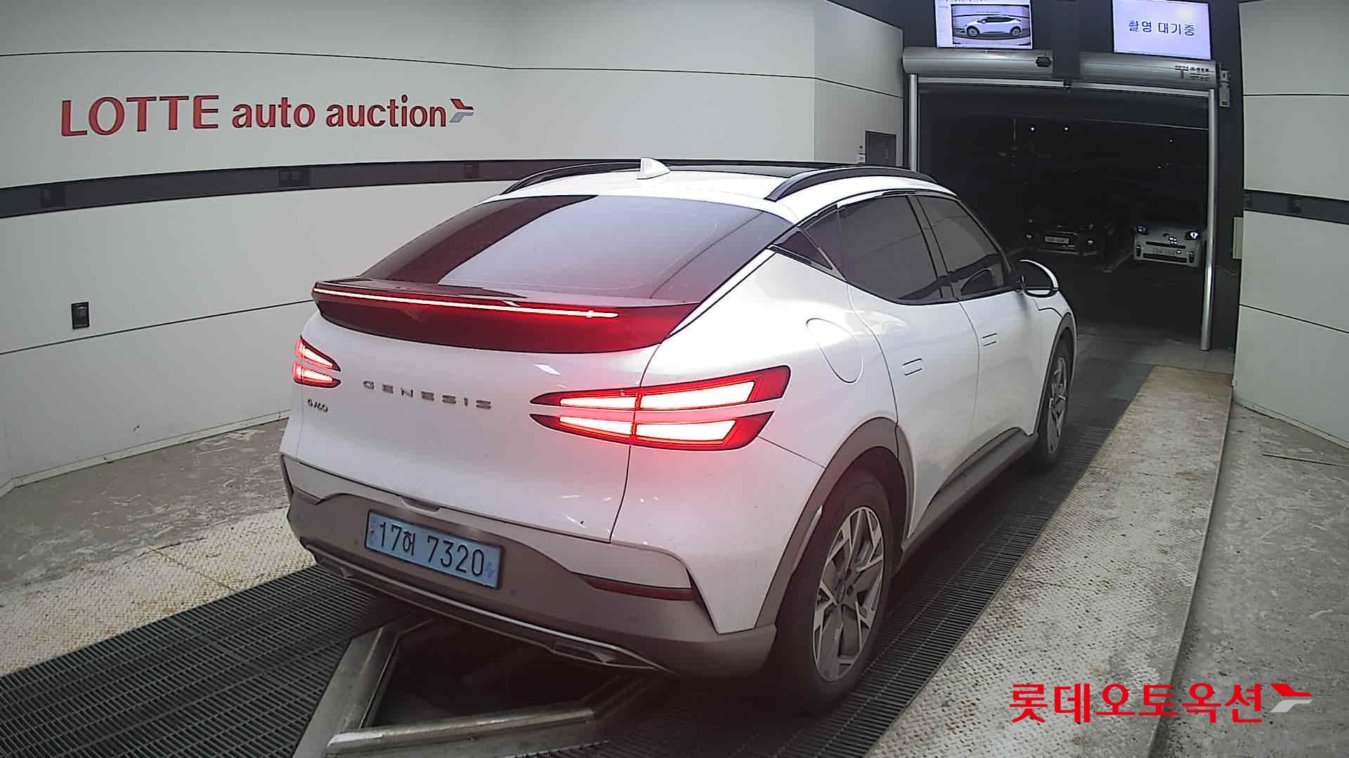 2022 - genesis gv60