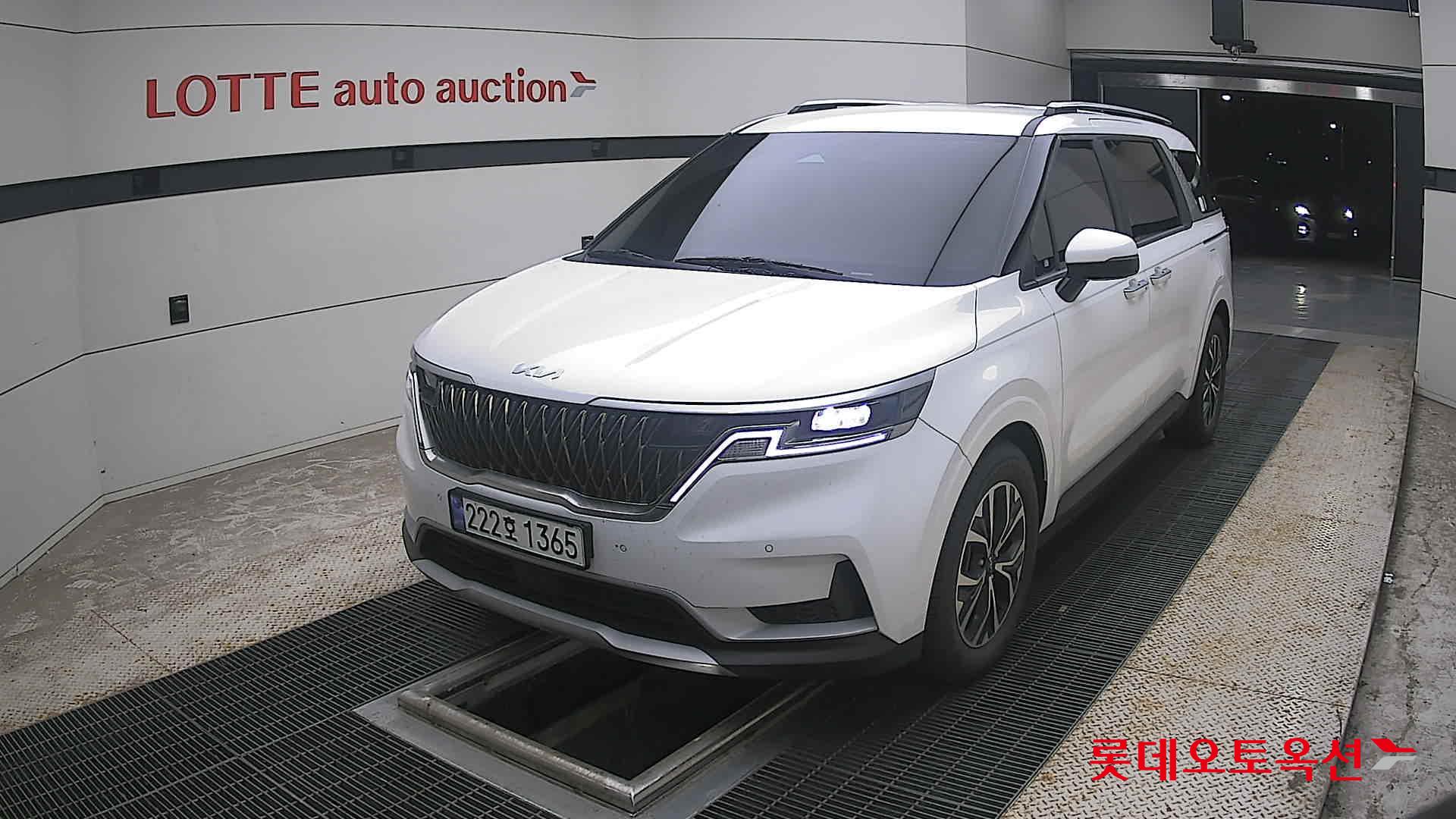 2023 - kia carnival