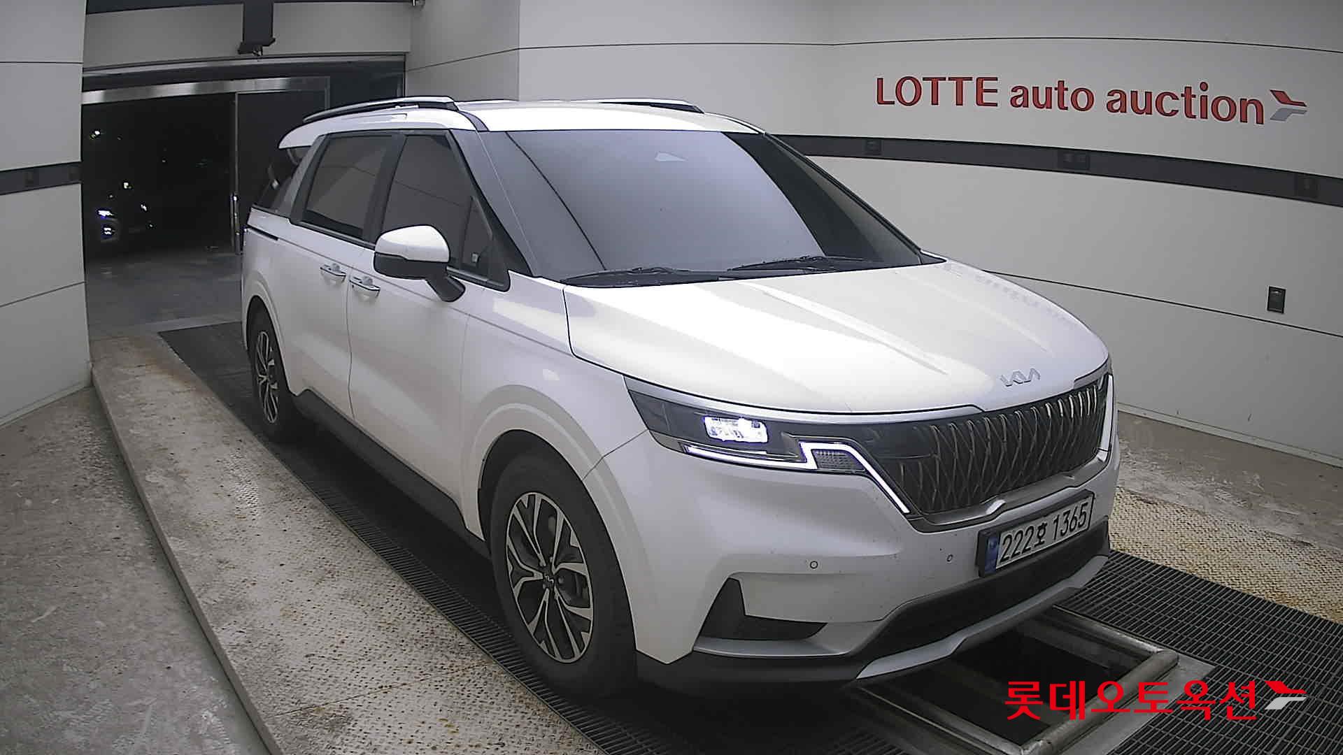 2023 - kia carnival