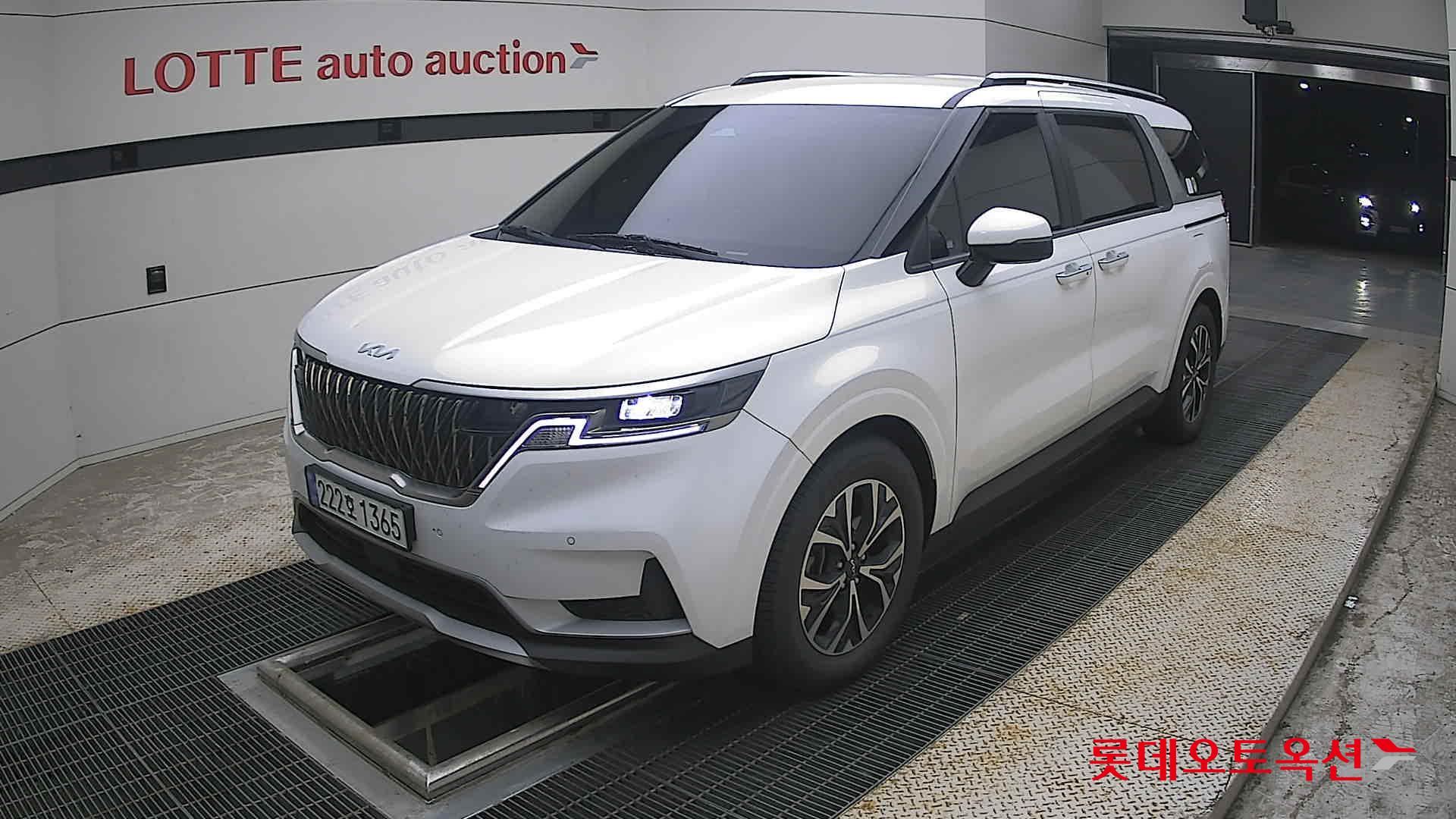 2023 - kia carnival