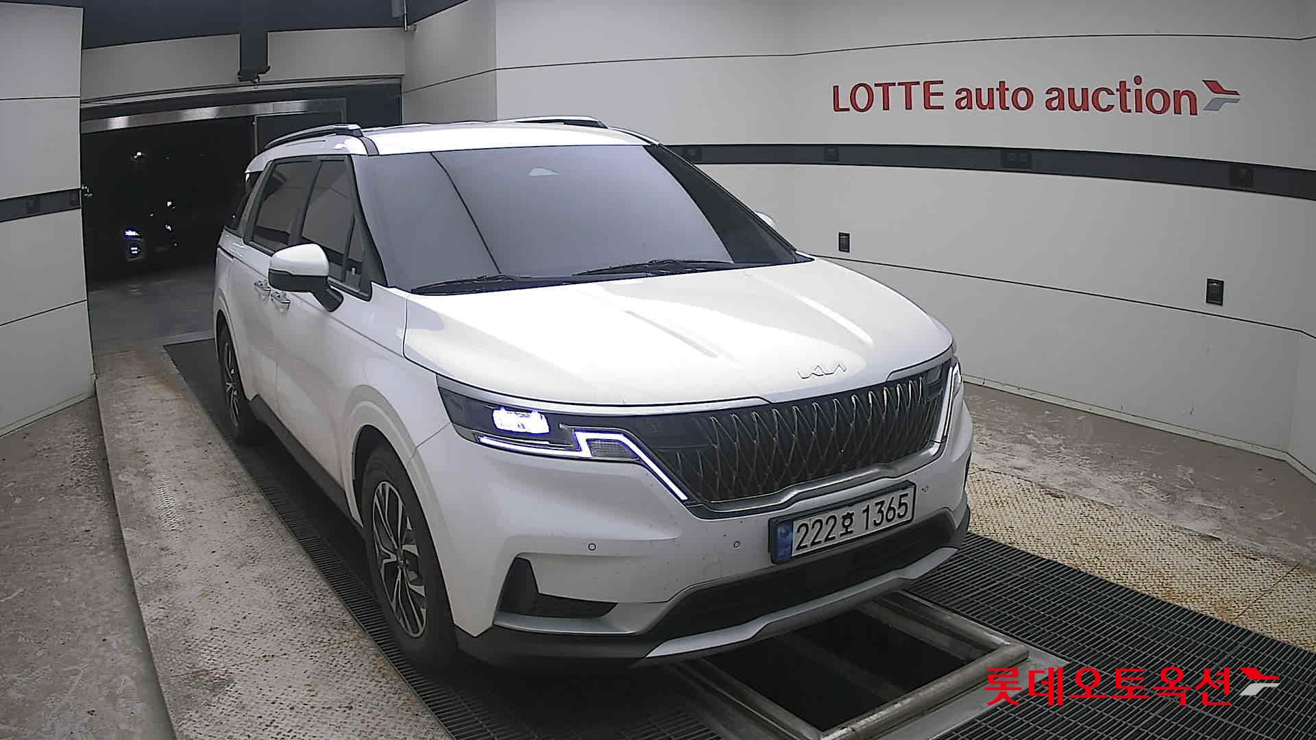 2023 - kia carnival