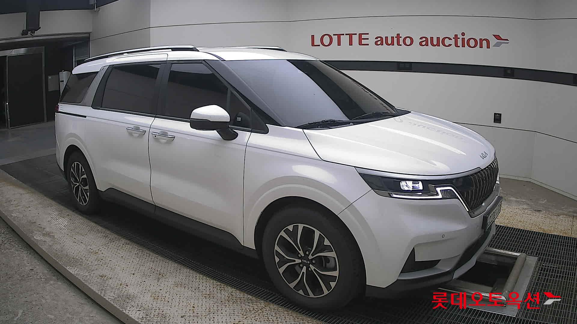 2023 - kia carnival