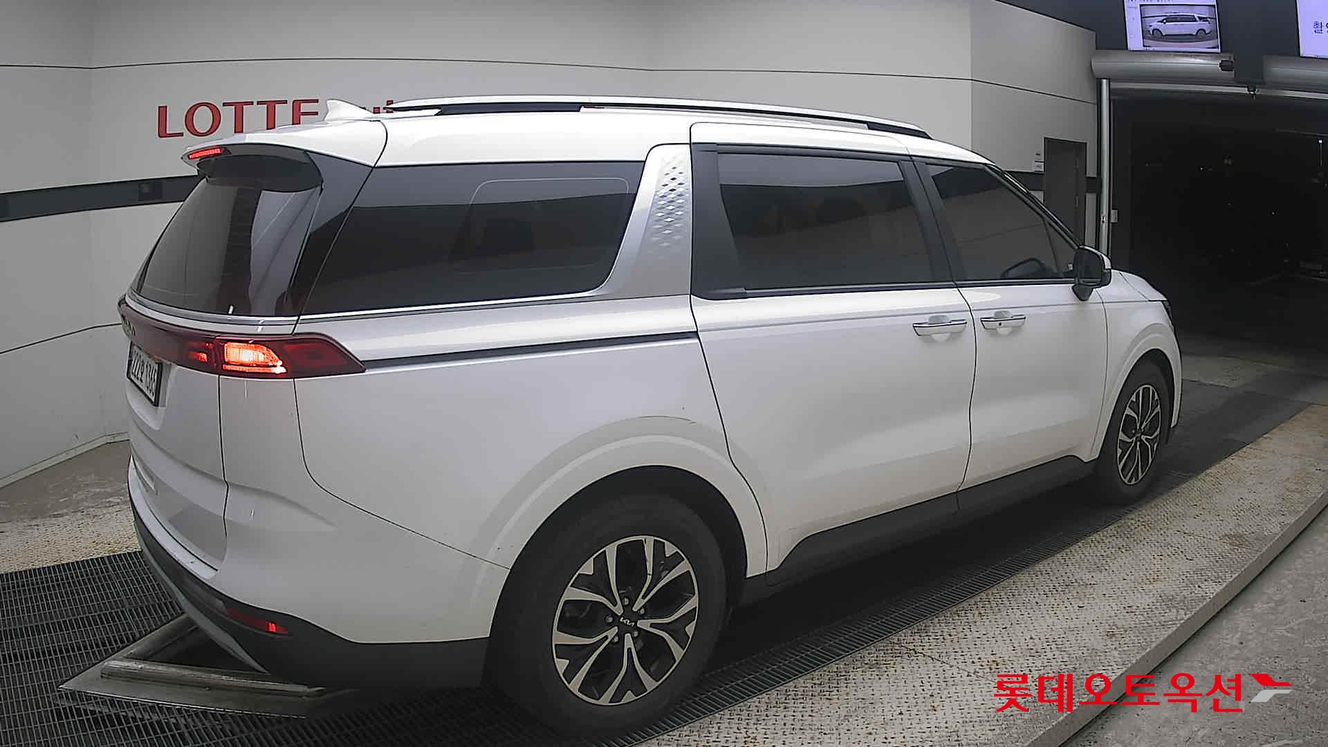 2023 - kia carnival