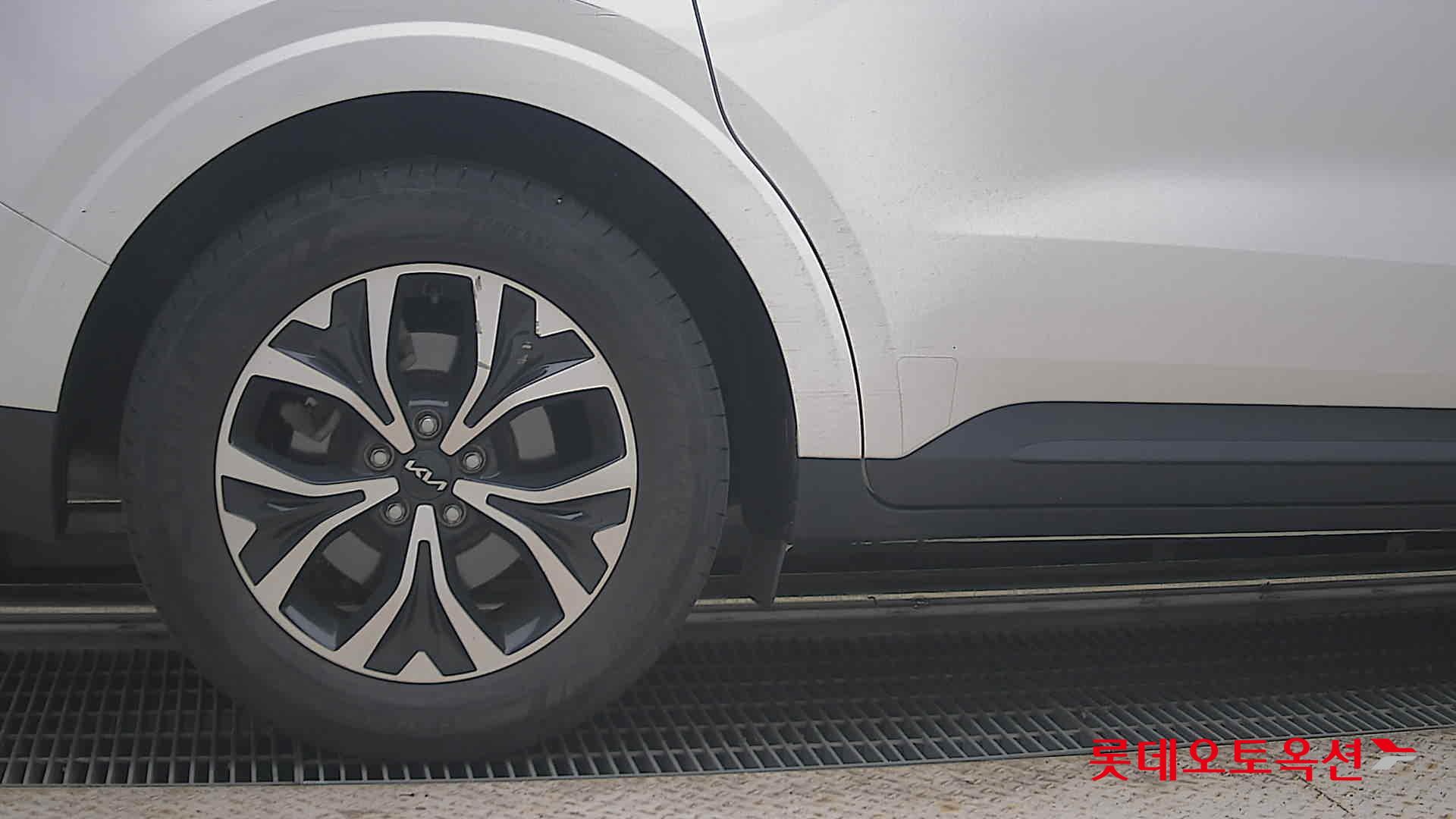 2023 - kia carnival