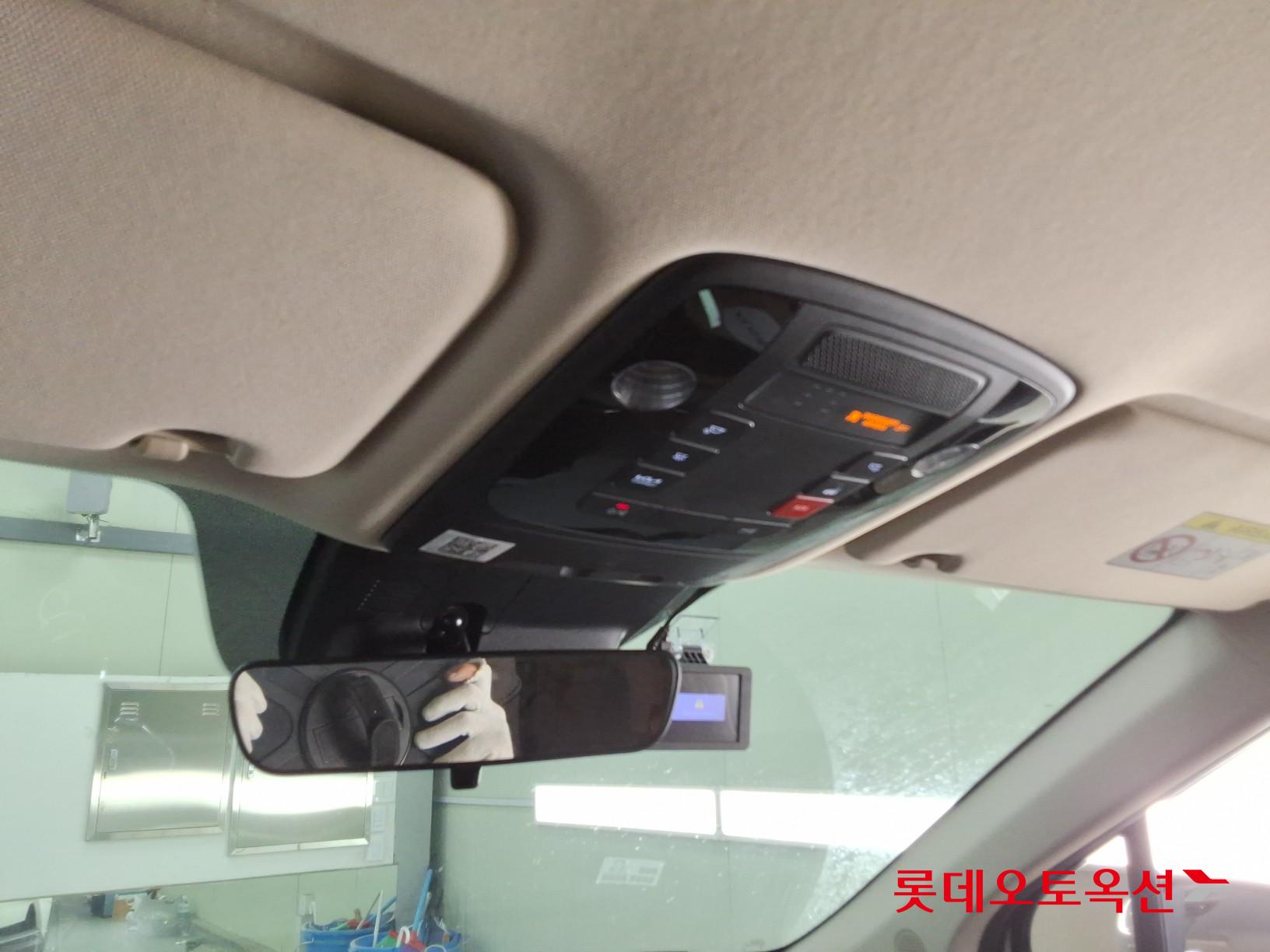 2023 - kia carnival
