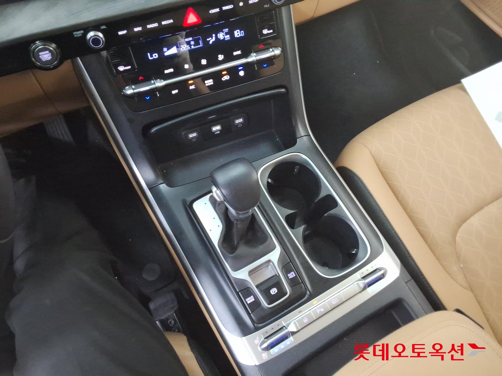 2023 - kia carnival