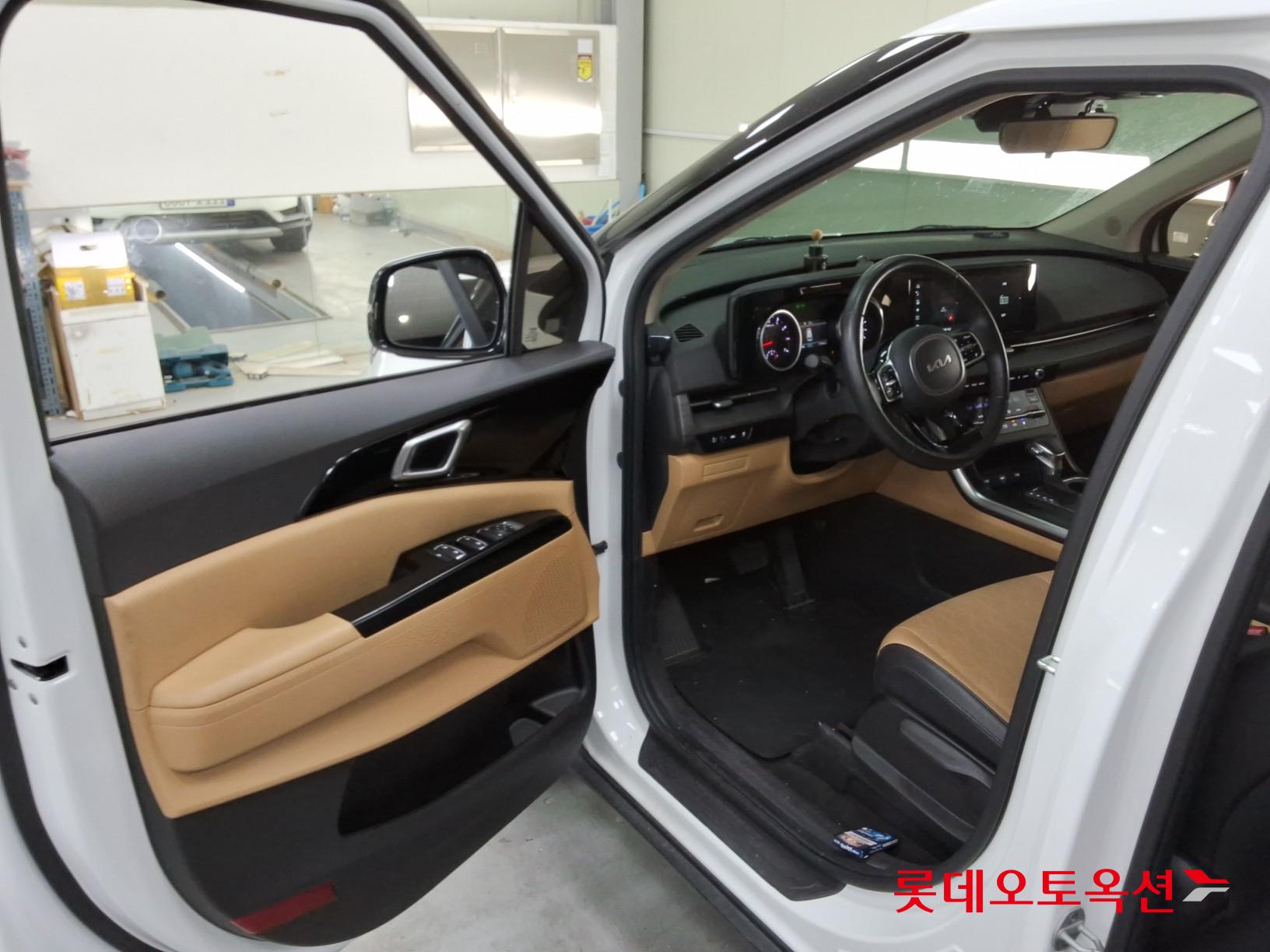 2023 - kia carnival