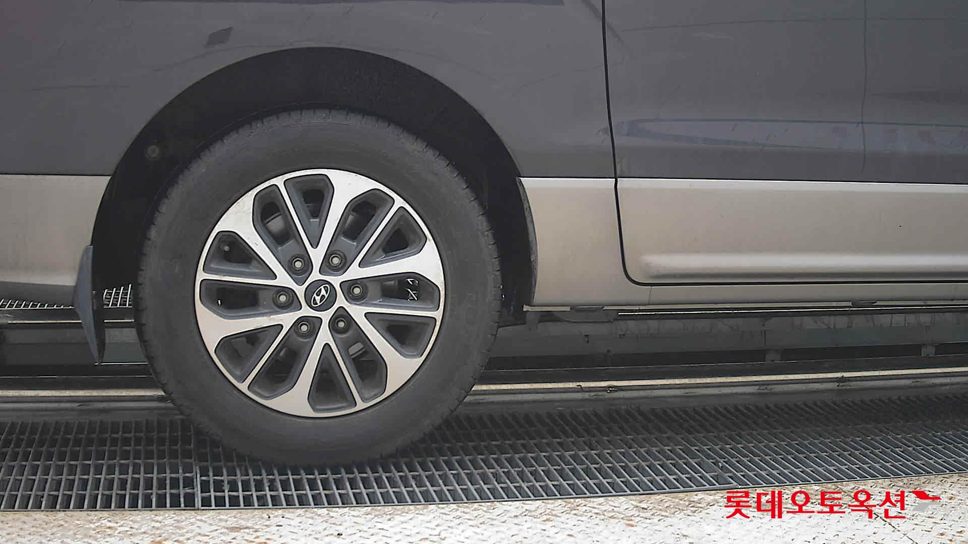 2020 - hyundai grand starex