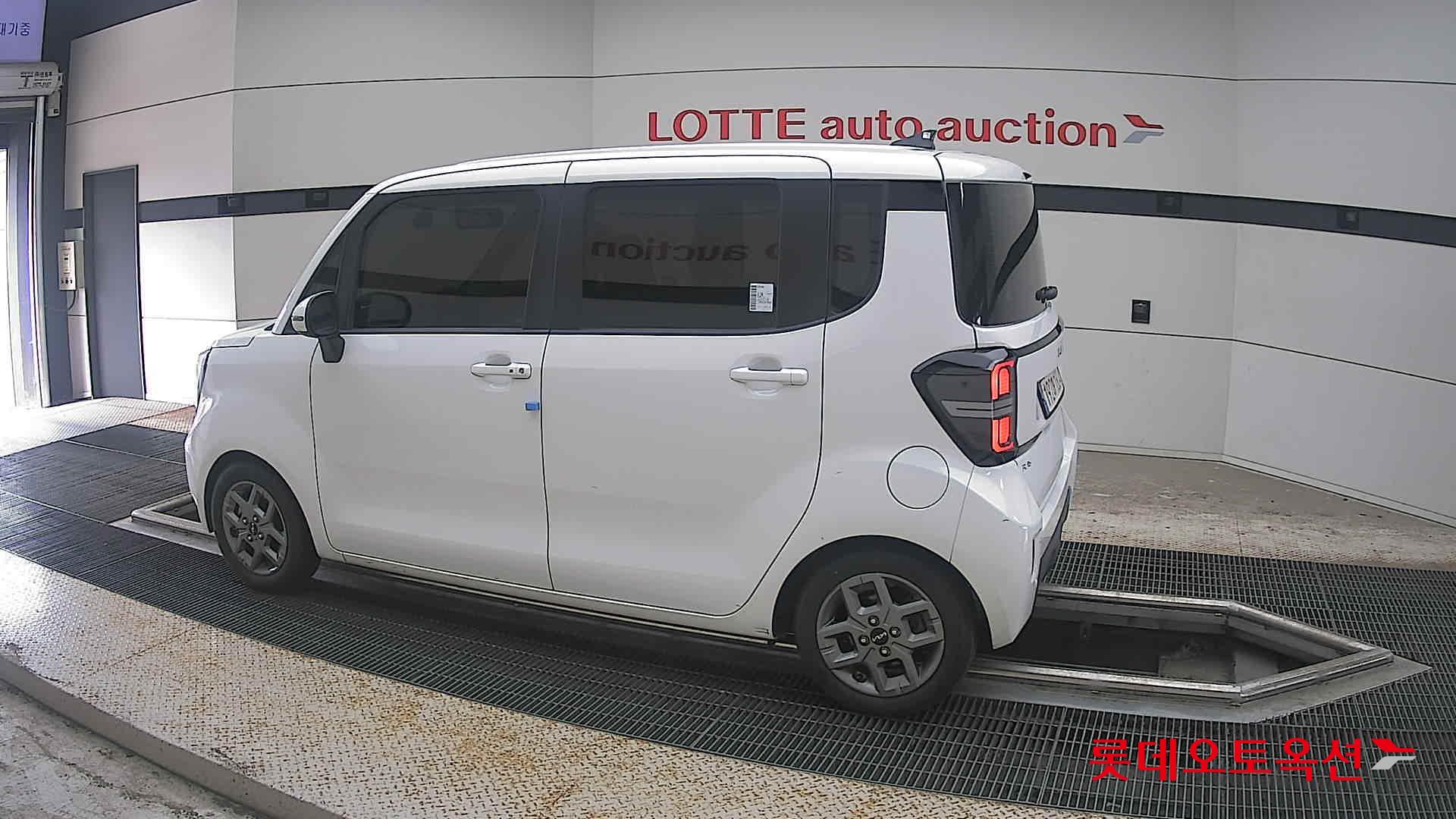 2023 - kia ray