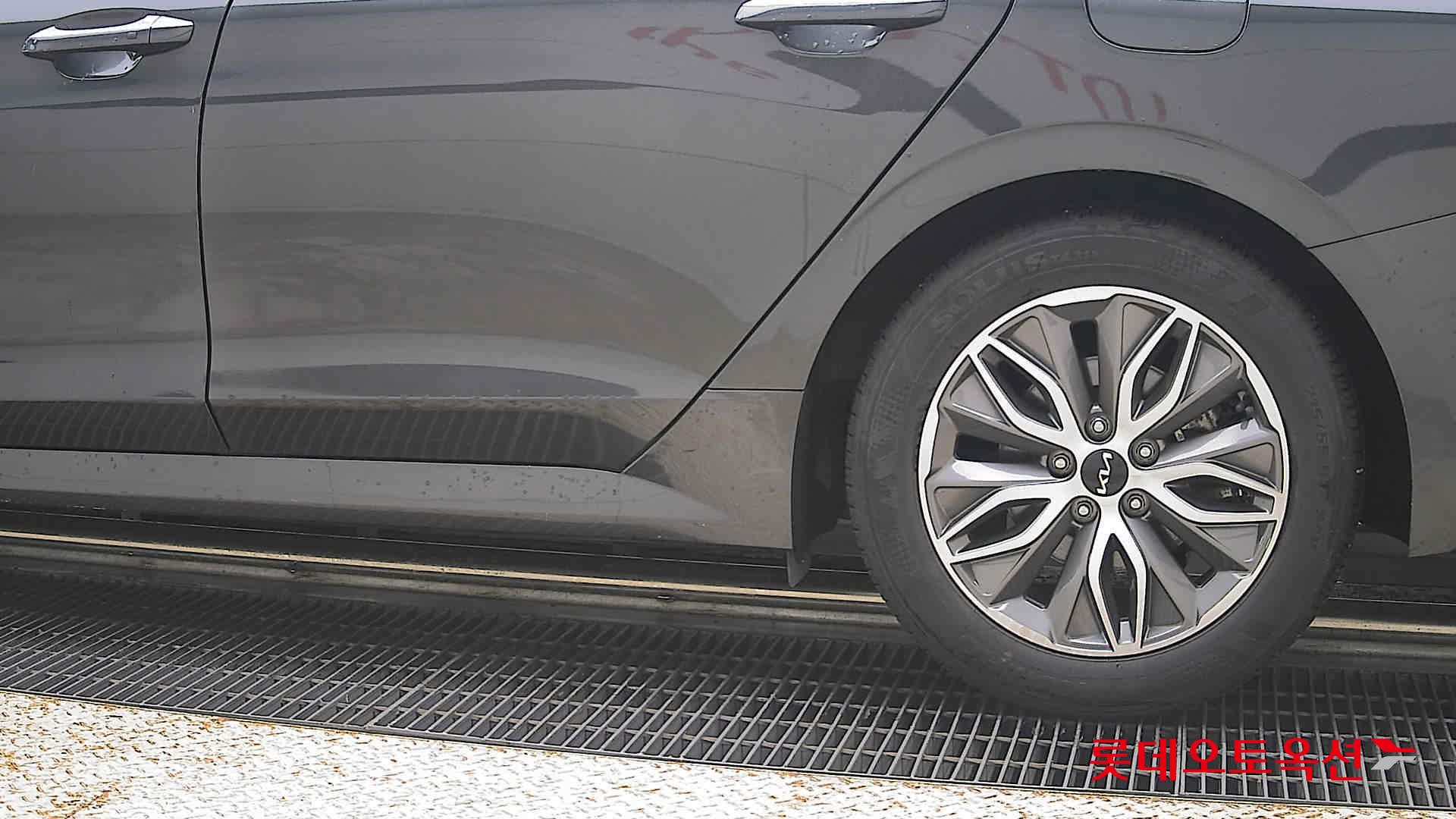2023 - kia k5