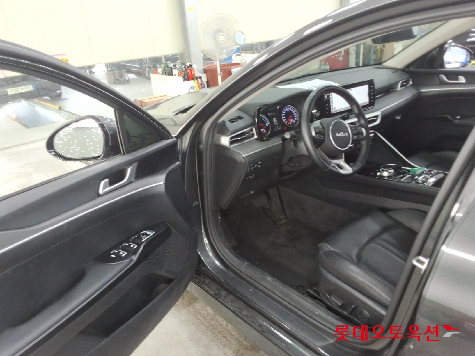 2023 - kia k5