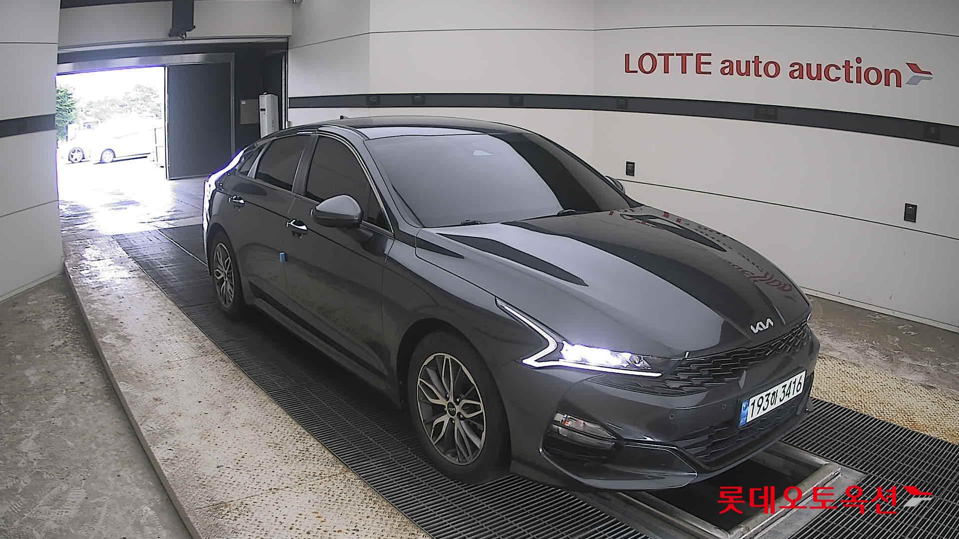 2022 - kia k5