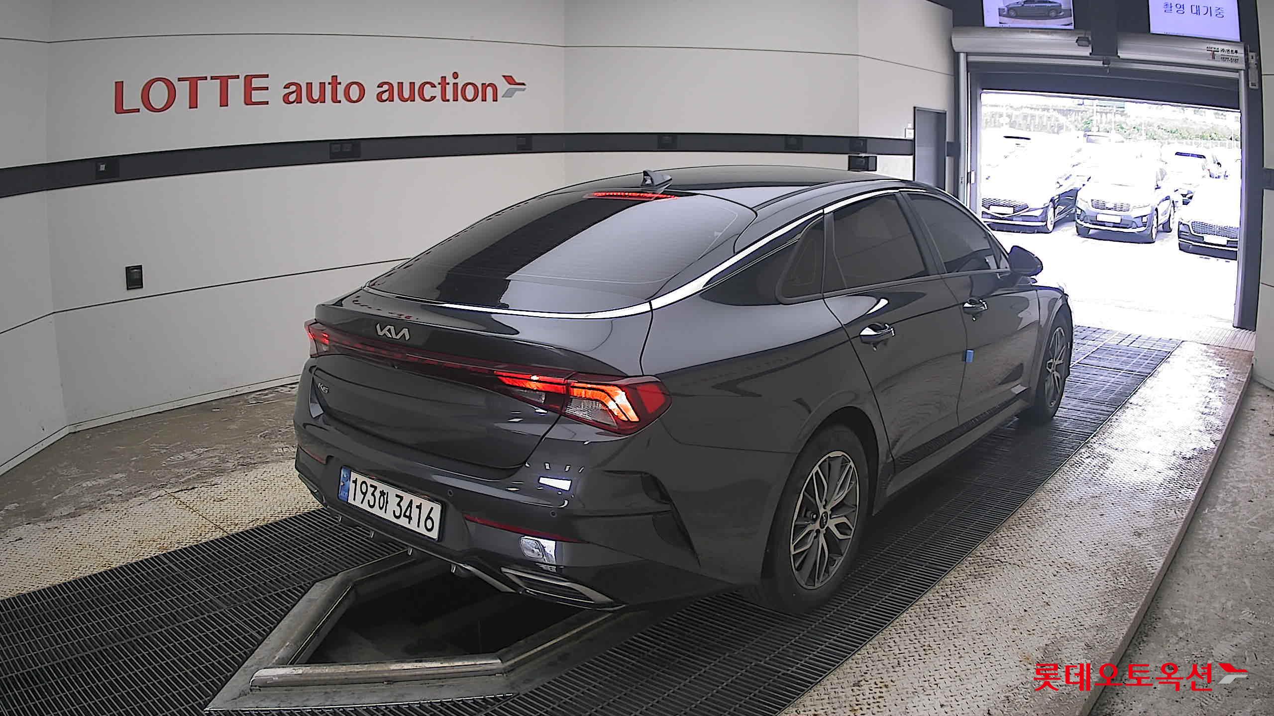 2022 - kia k5