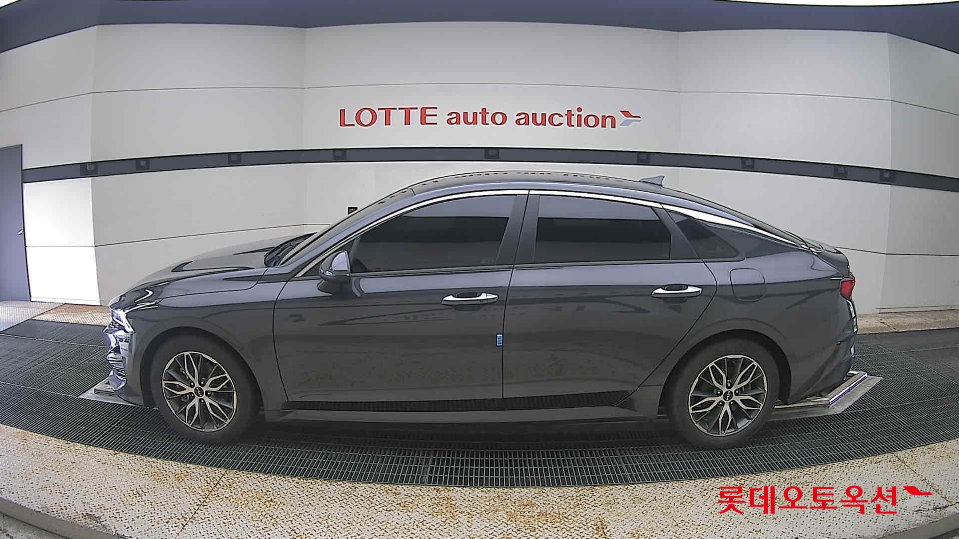 2022 - kia k5