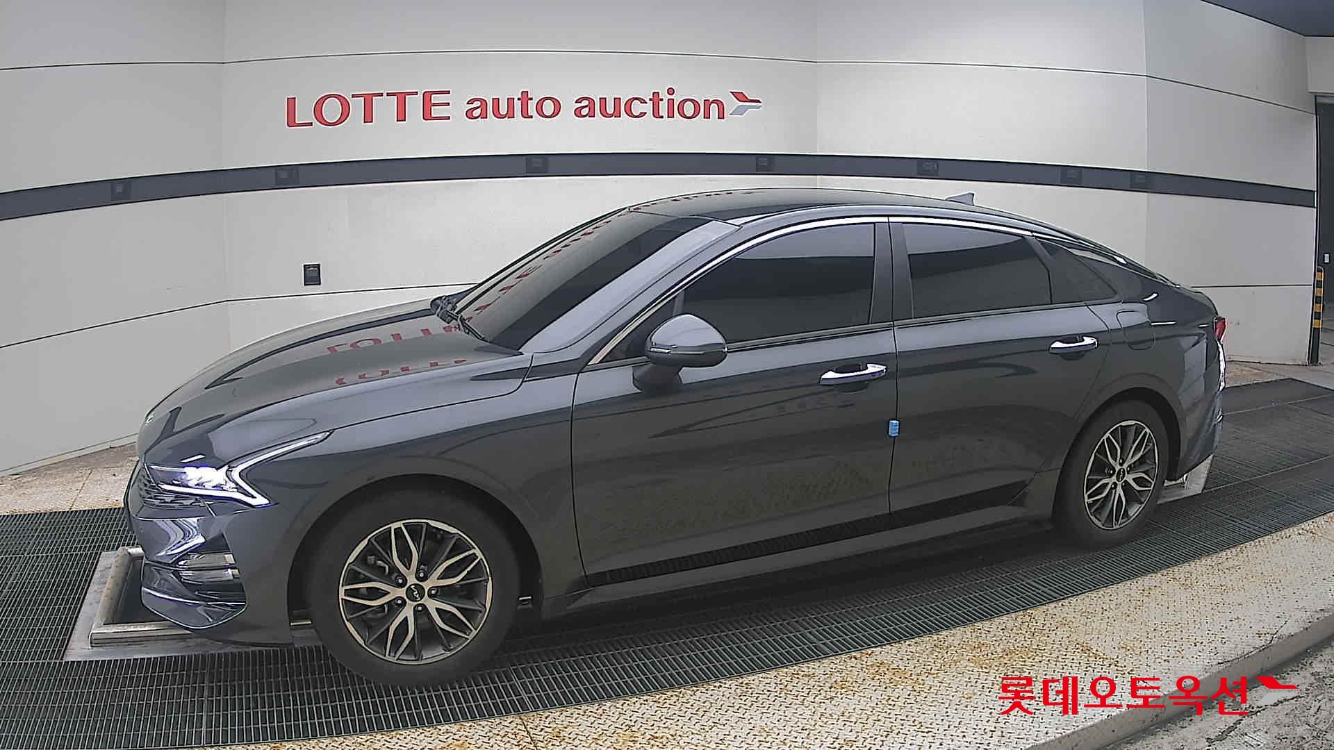 2022 - kia k5