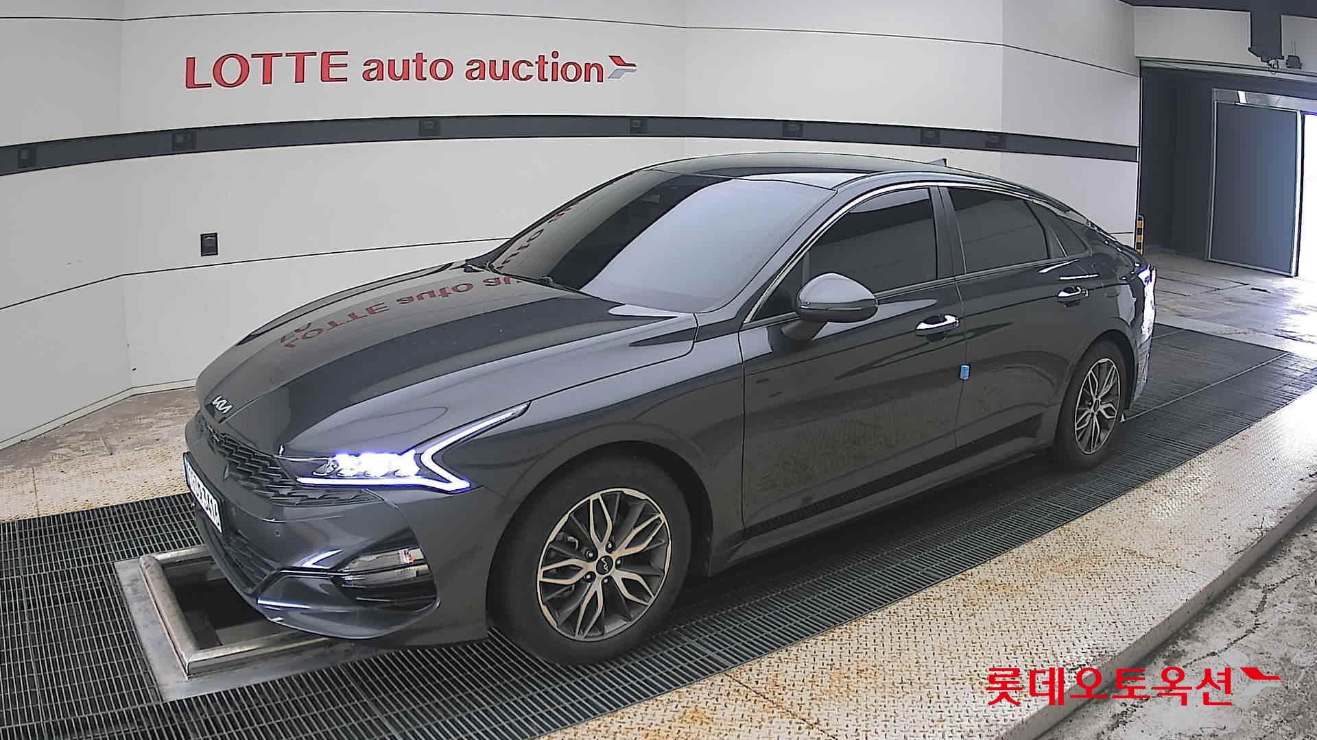 2022 - kia k5