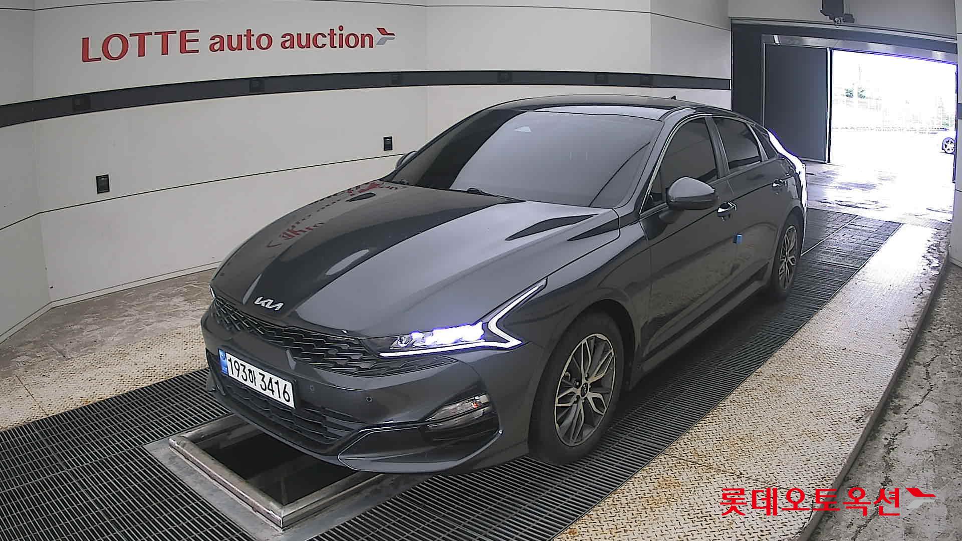 2022 - kia k5