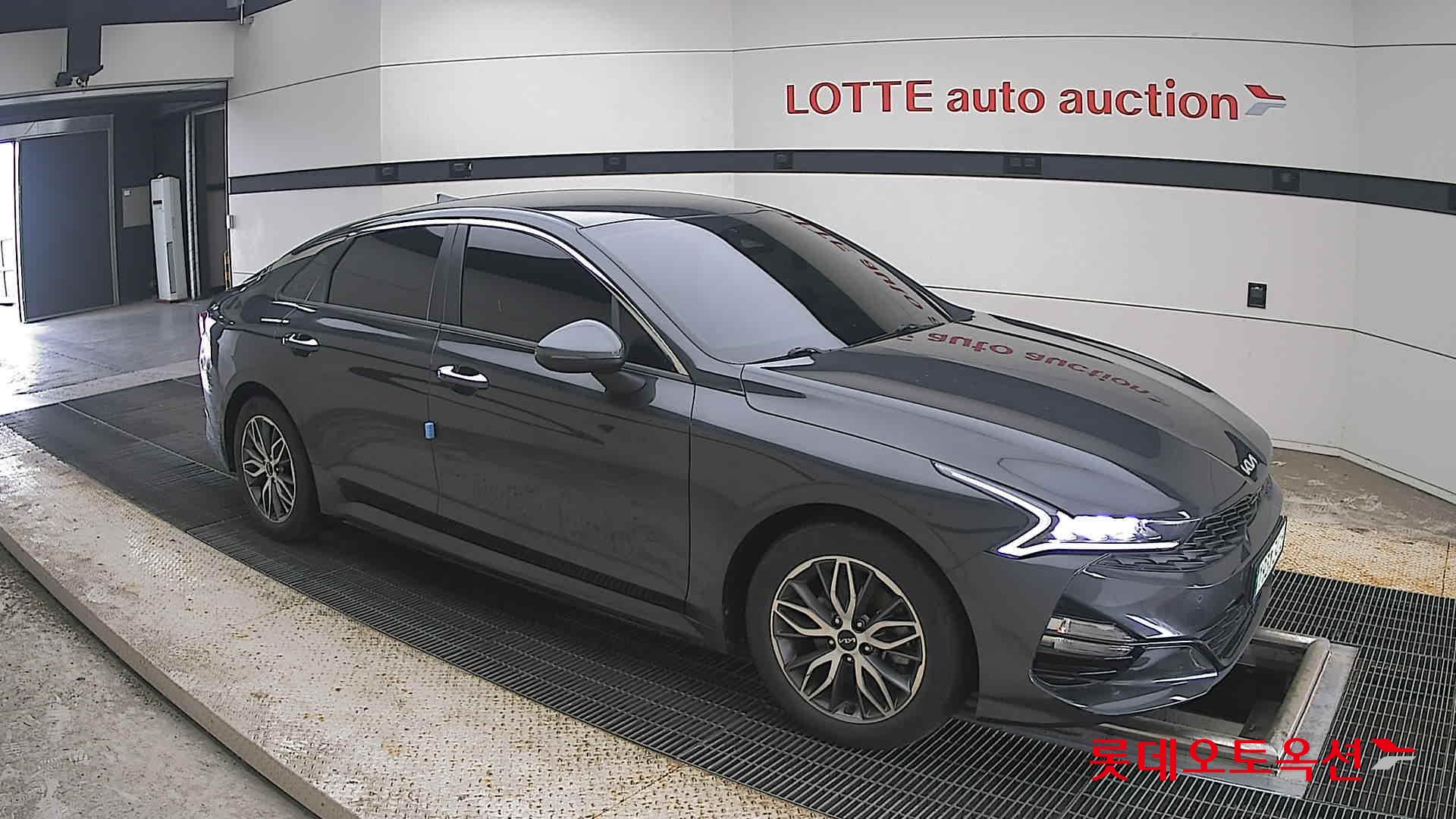 2022 - kia k5