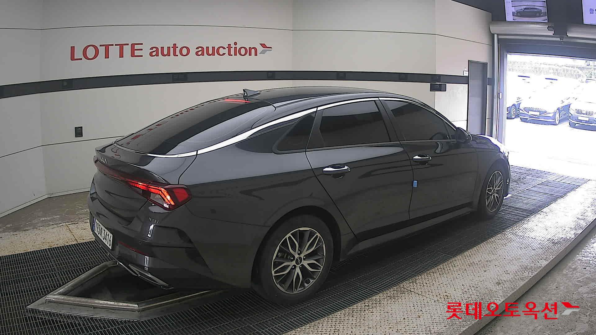 2022 - kia k5