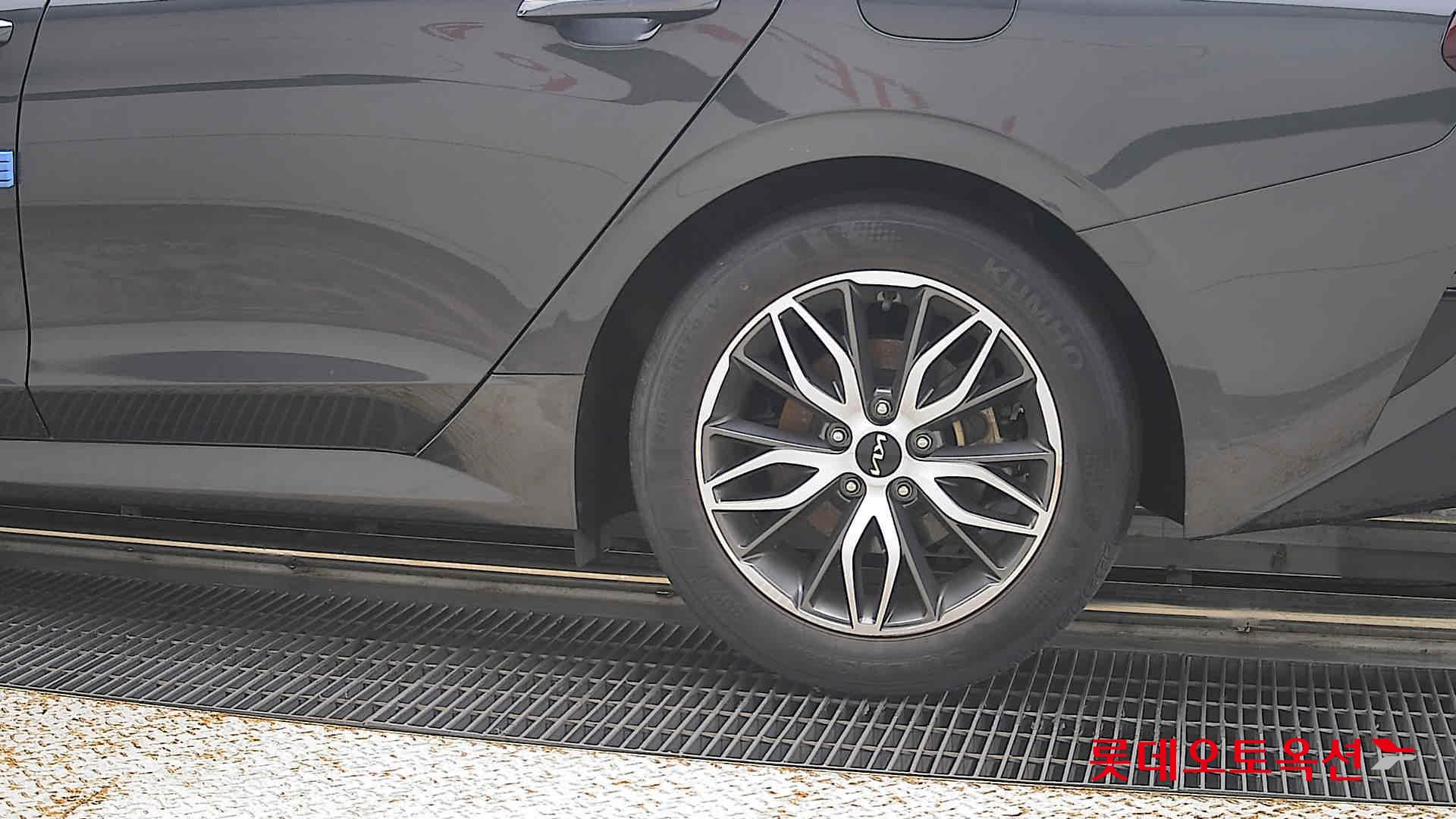 2022 - kia k5