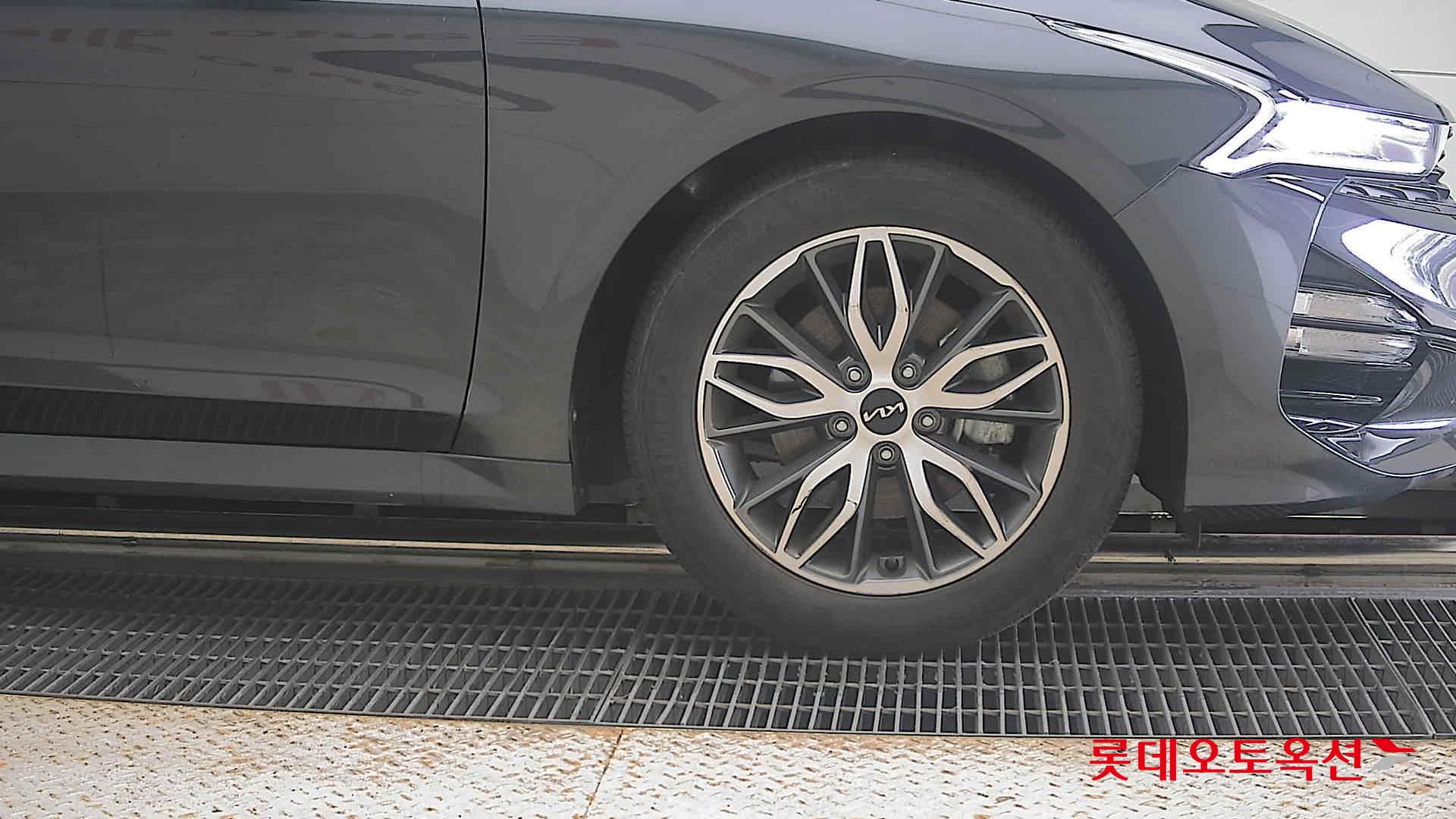 2022 - kia k5