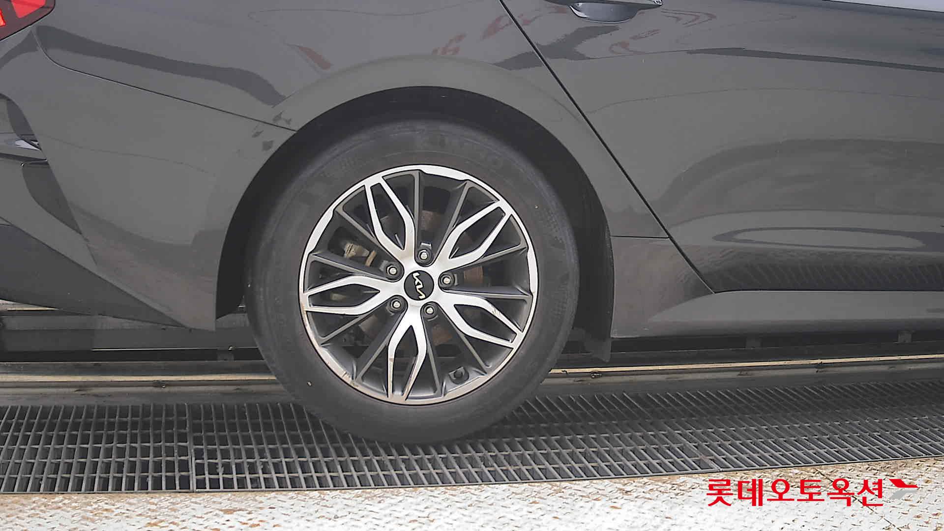 2022 - kia k5