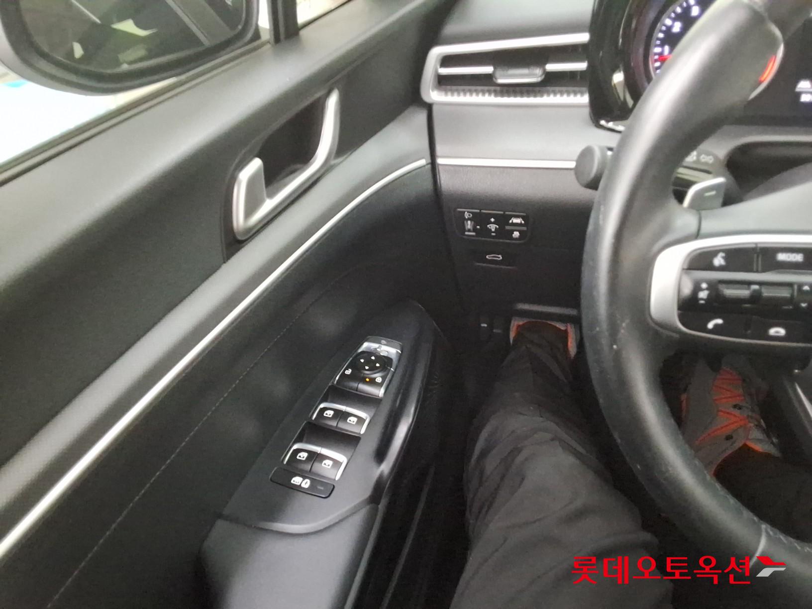 2022 - kia k5