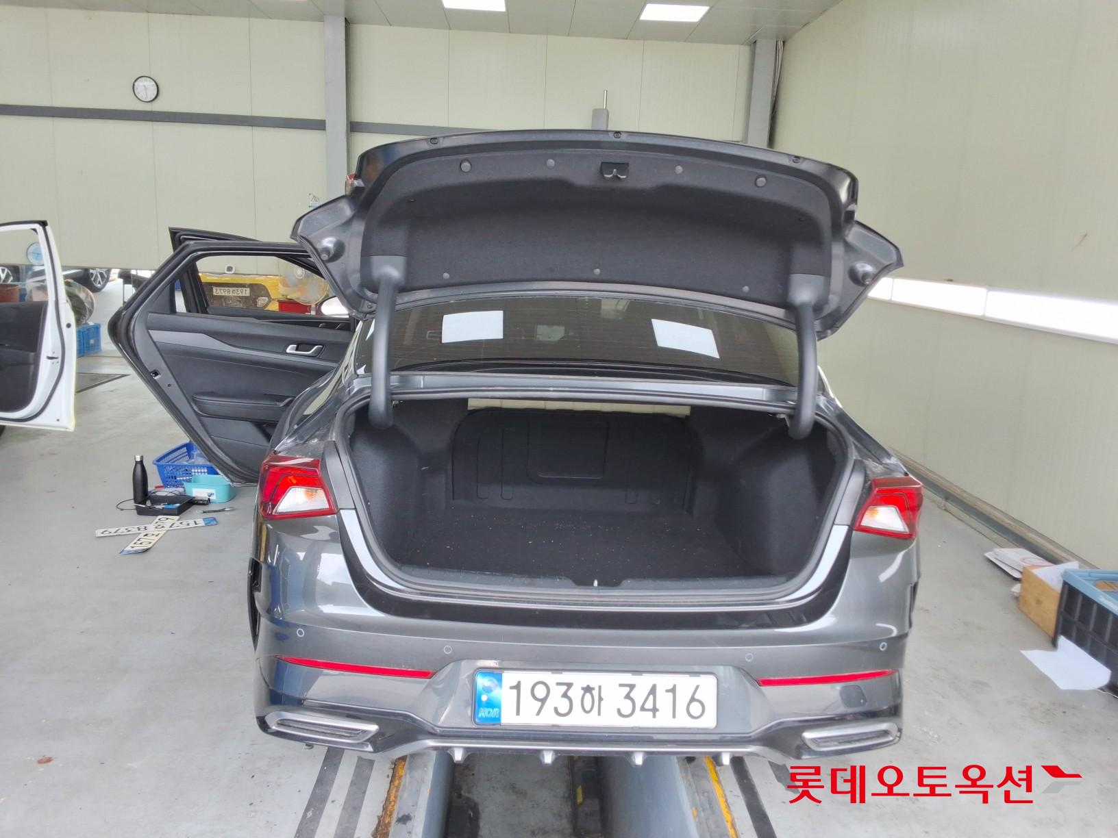 2022 - kia k5