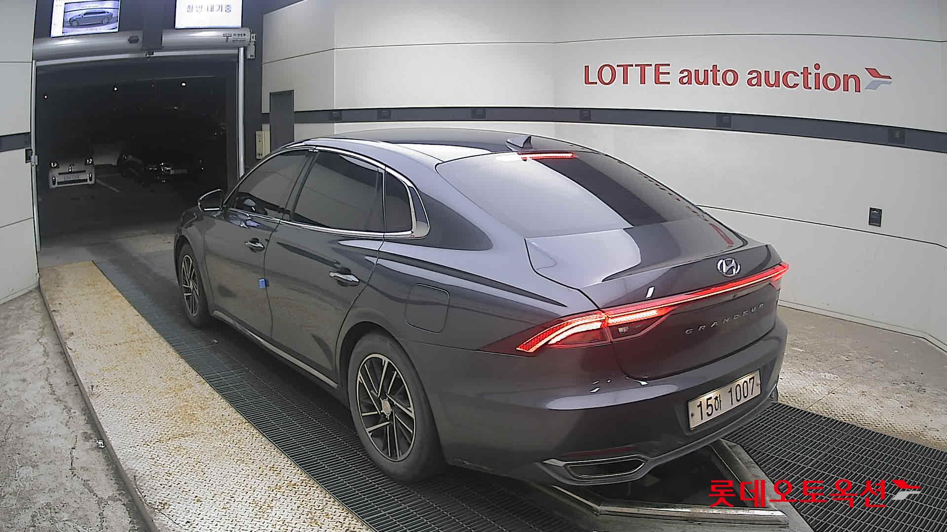 2022 - hyundai grandeur