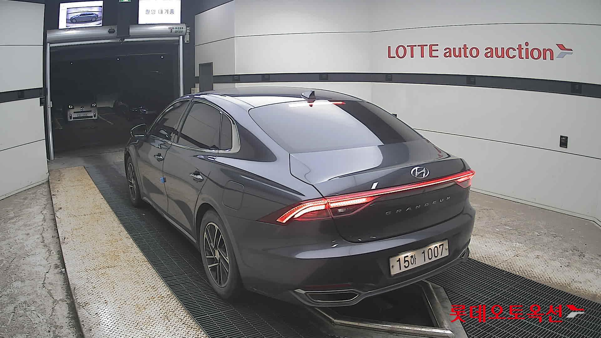 2022 - hyundai grandeur