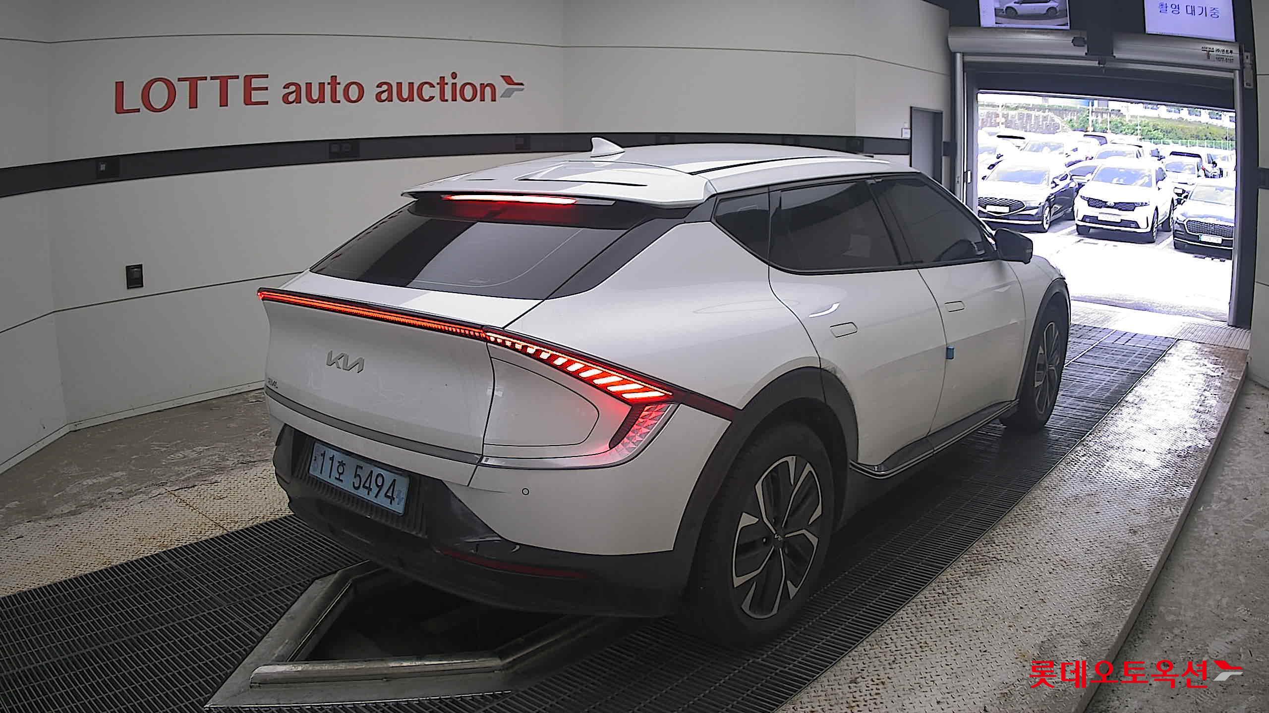 2022 - kia ev6