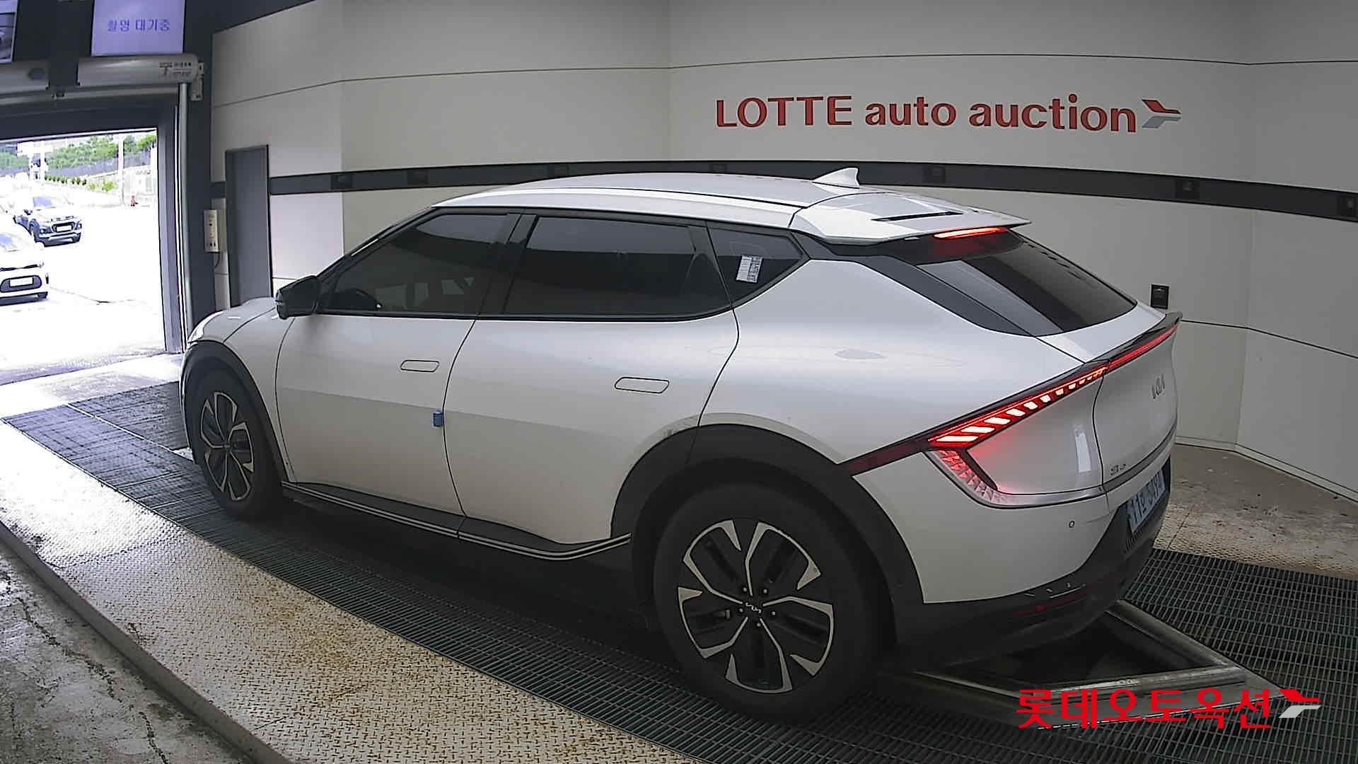 2022 - kia ev6
