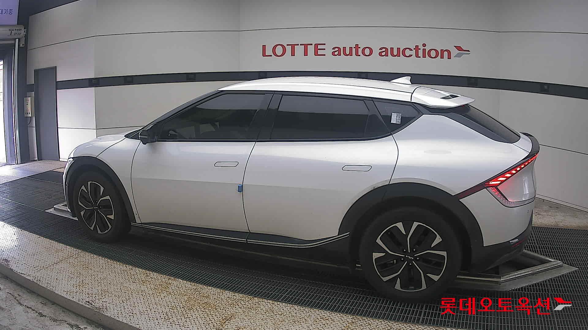 2022 - kia ev6