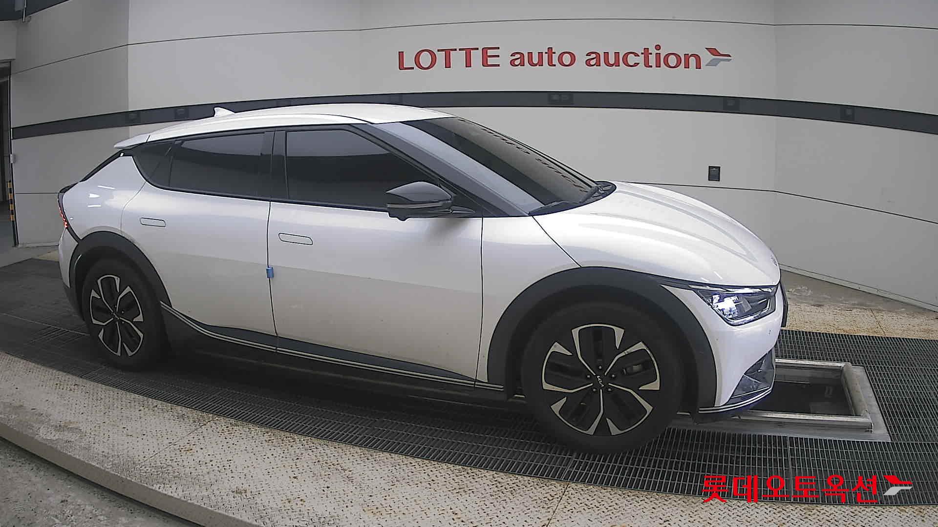 2022 - kia ev6